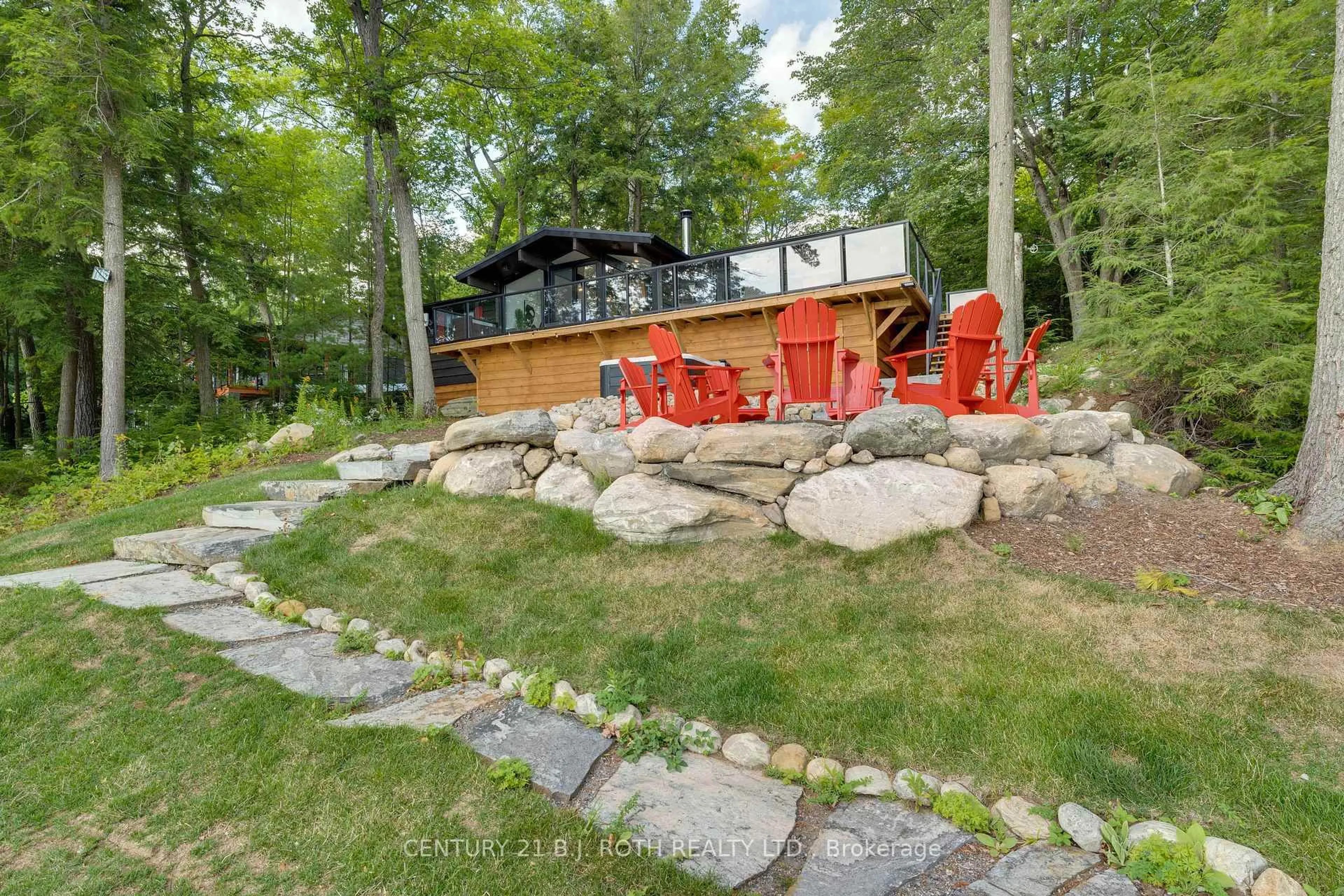 Patio, water/lake/river/ocean view for 334 STEWART LAKE Rd, Georgian Bay Ontario P0C 1H0