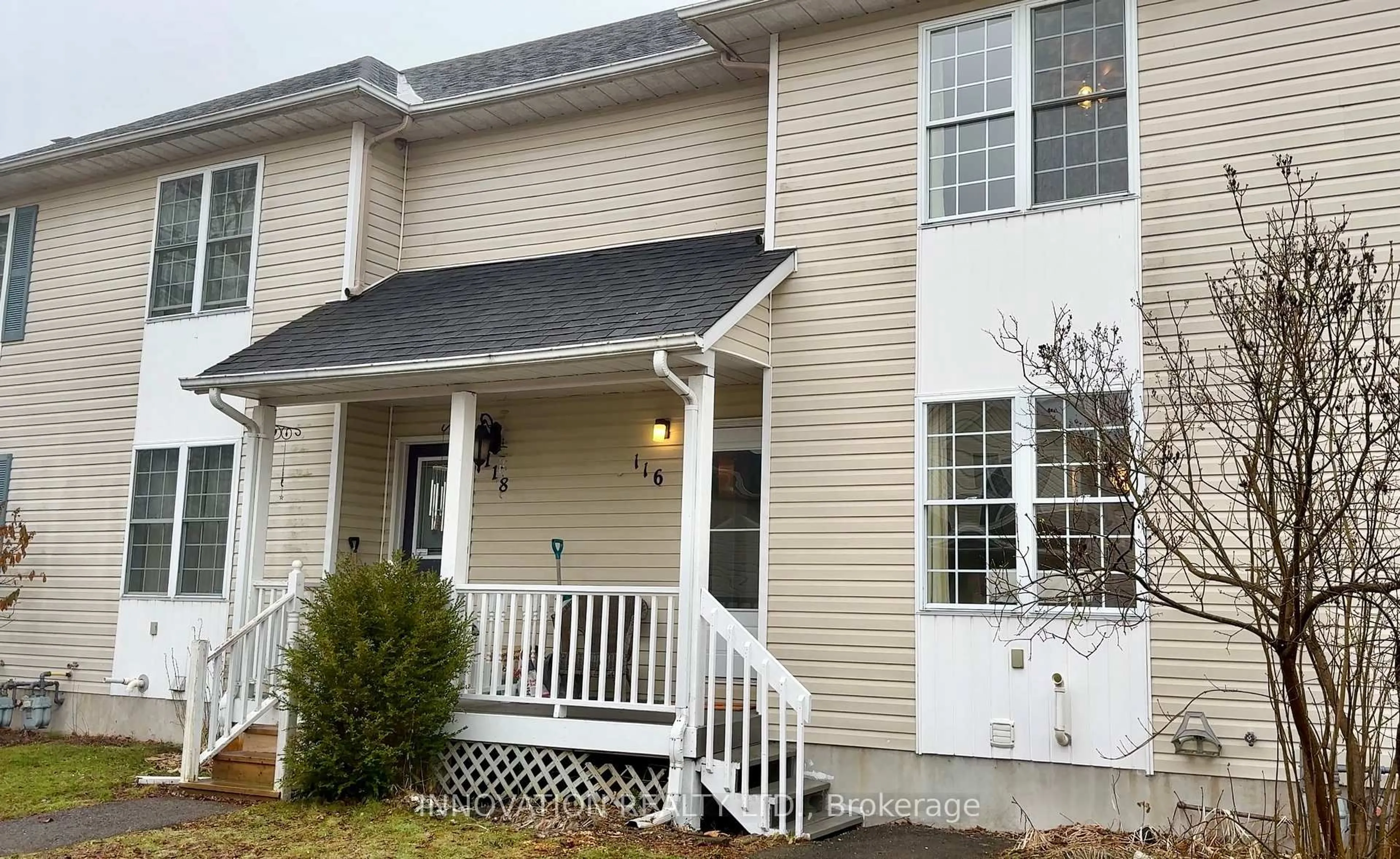 Home with vinyl exterior material, street for 116 Johnston St, Carleton Place Ontario K7C 4R8
