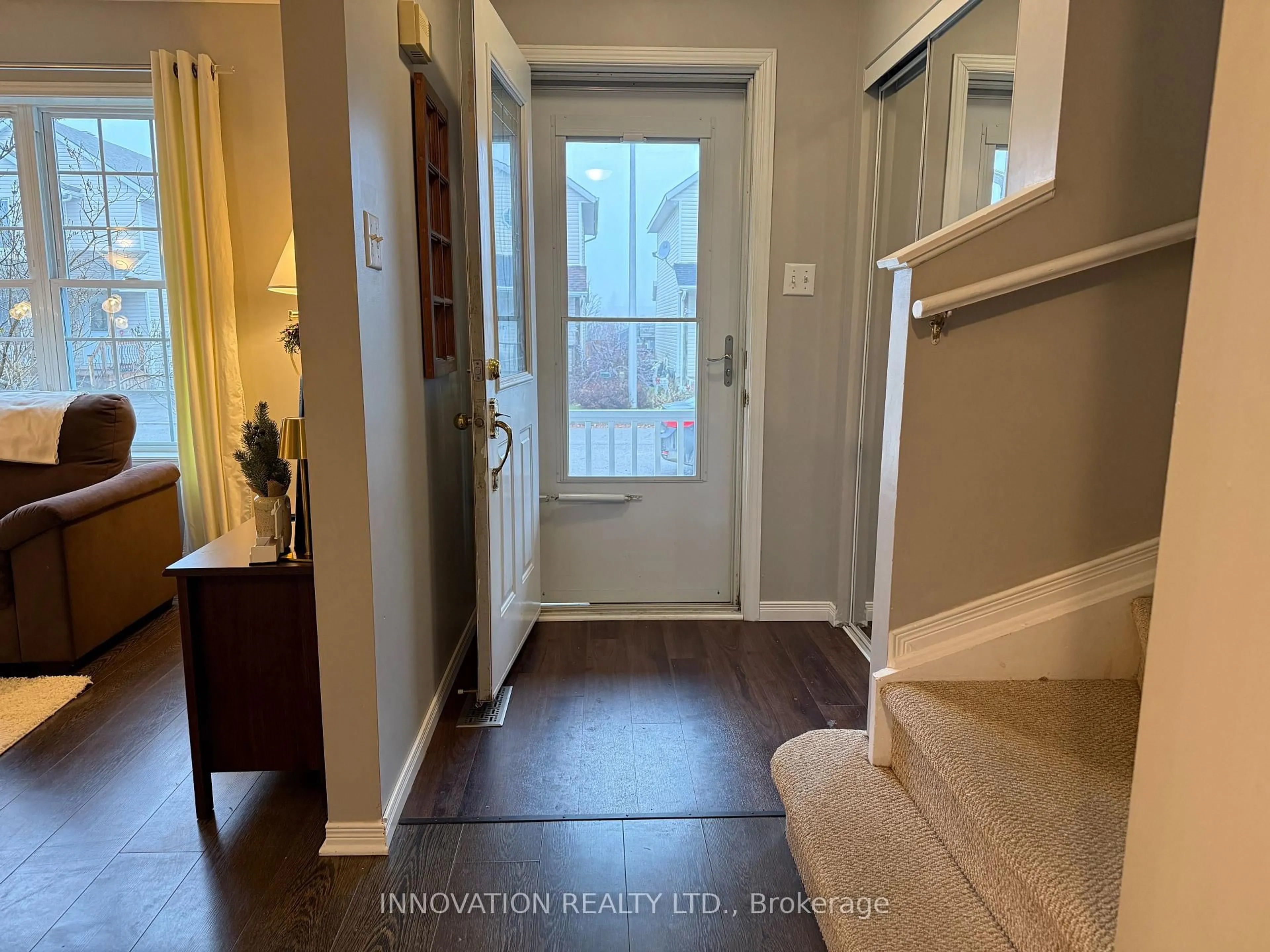 Indoor entryway for 116 Johnston St, Carleton Place Ontario K7C 4R8