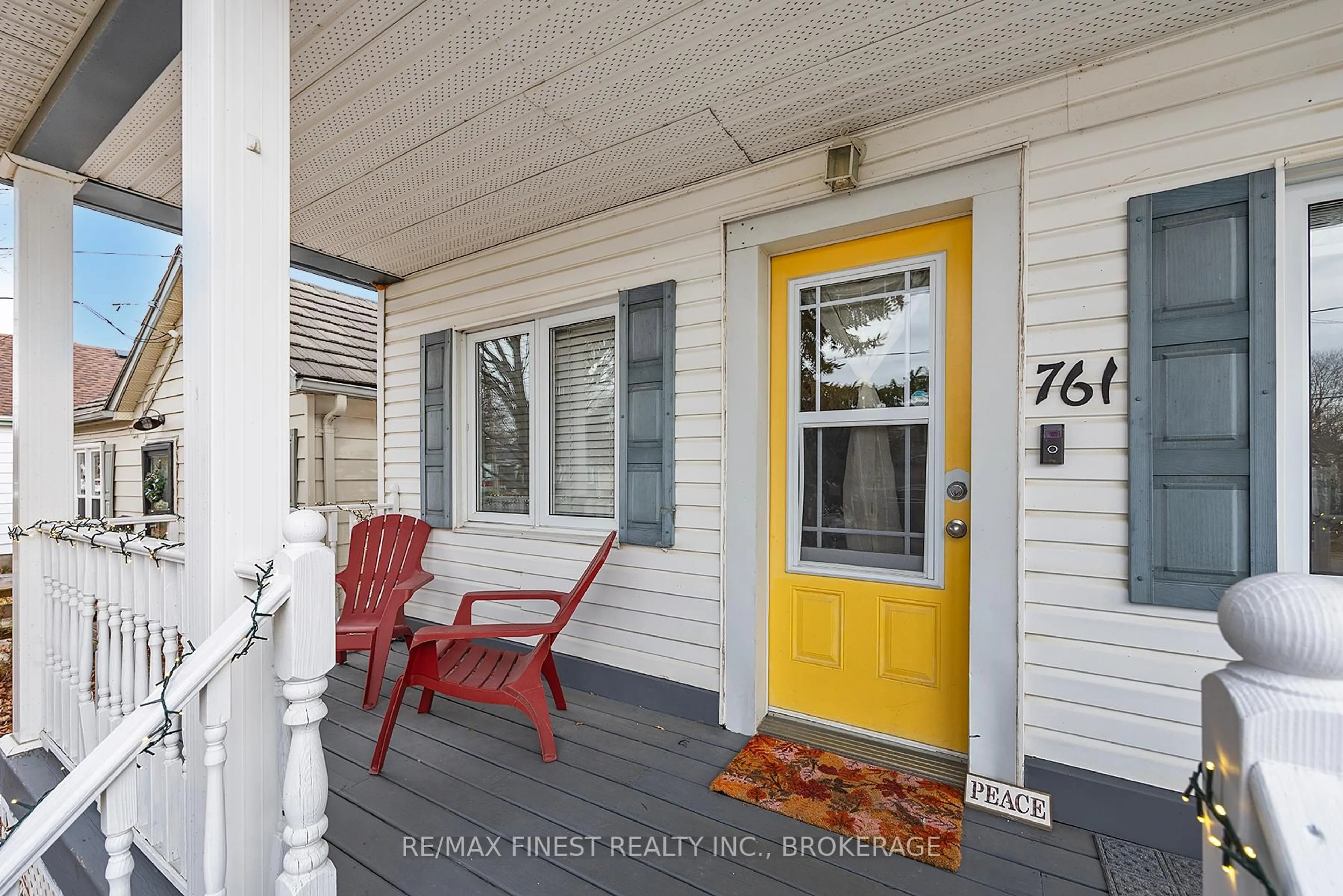 Indoor entryway for 761 Victoria St, Kingston Ontario K7K 4S9