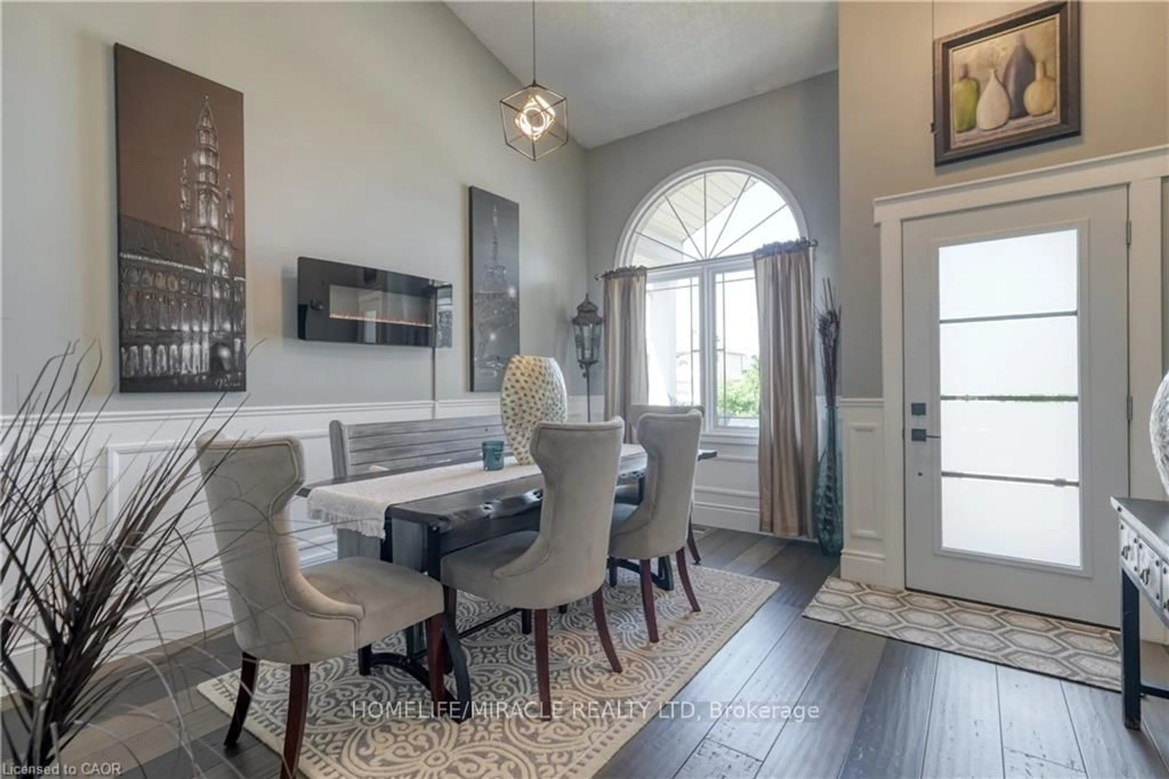 Dining room, ceramic/tile floor for 39 Endeavour Dr, Cambridge Ontario N3C 4C4