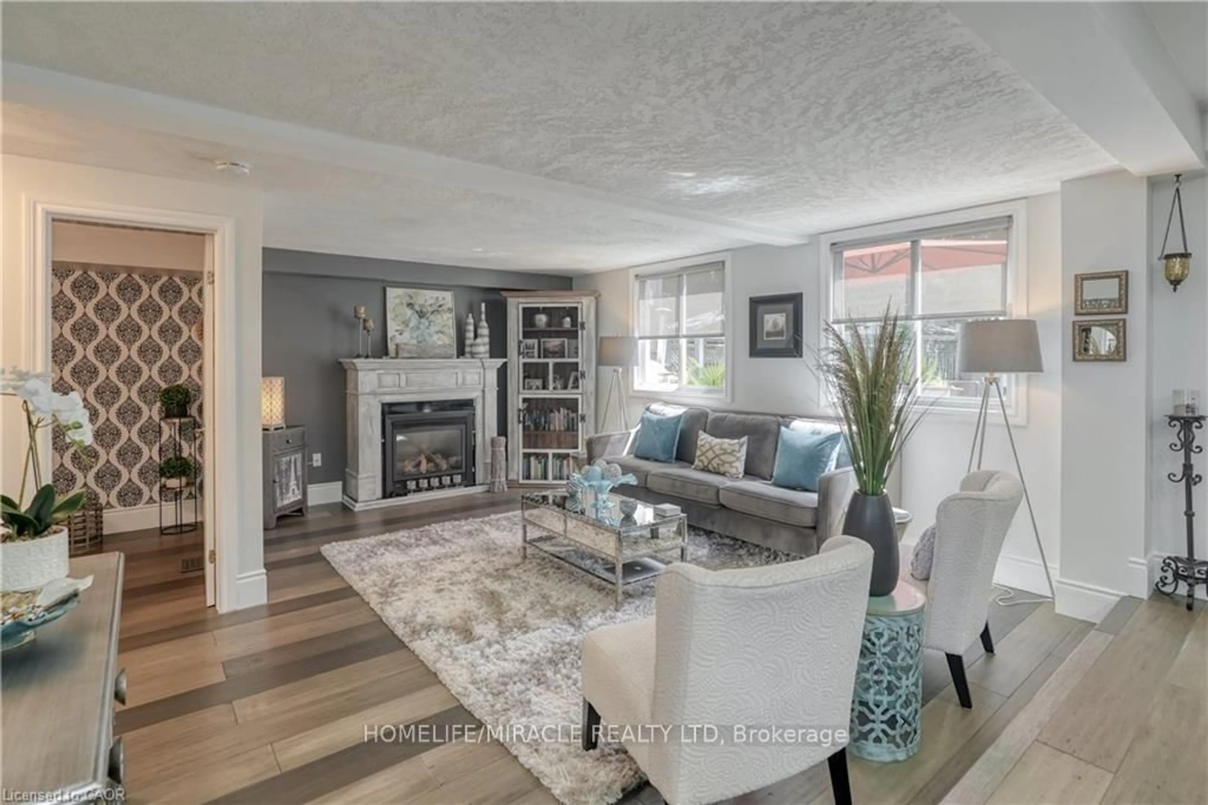 Living room with furniture, unknown for 39 Endeavour Dr, Cambridge Ontario N3C 4C4