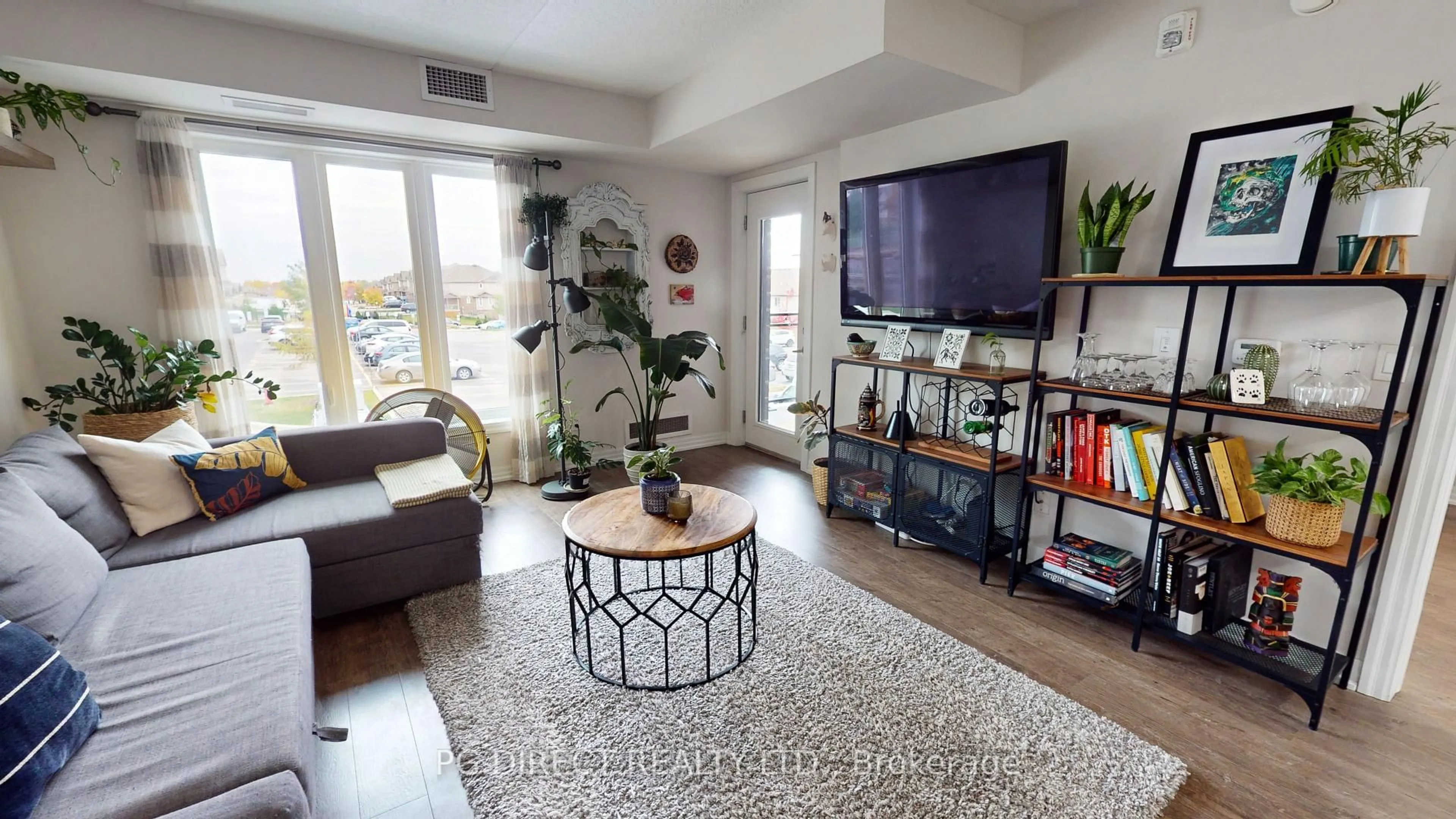 Living room with furniture, unknown for 104 Summit Ridge Dr #105, Guelph Ontario N1E 0R5