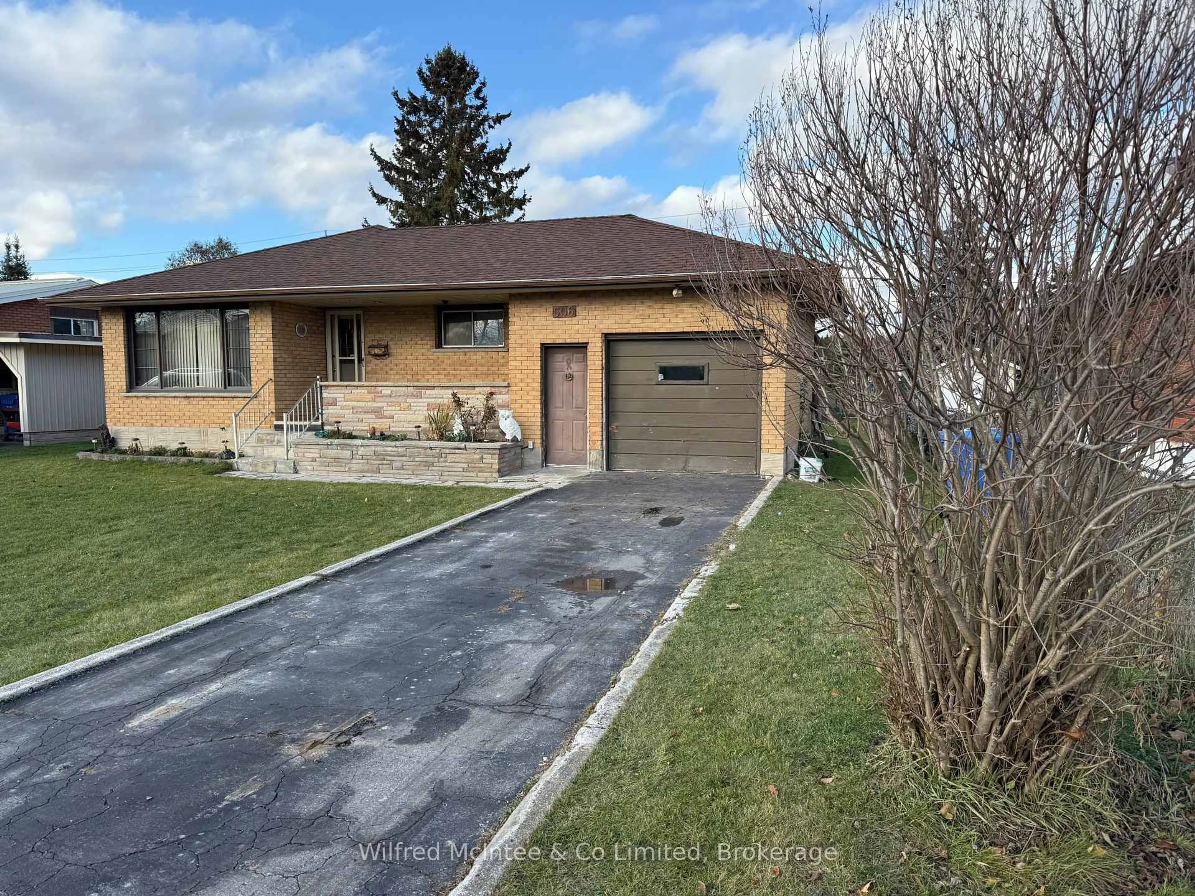 Home with brick exterior material, street for 506 14th St, Hanover Ontario N4N 1Z9