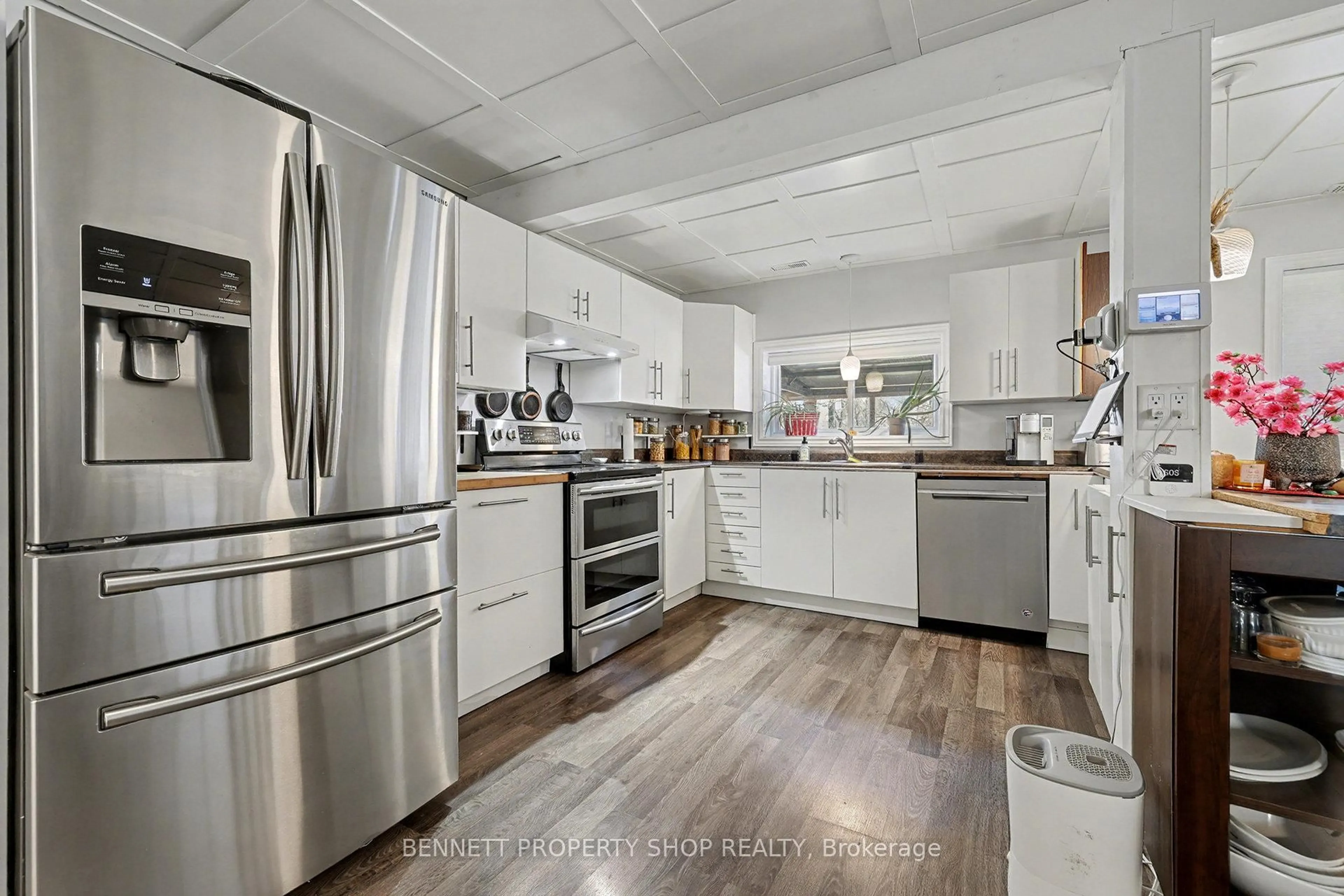 Open concept kitchen, unknown for 6070 Fourth Line Rd, North Gower Ontario K0A 2T0