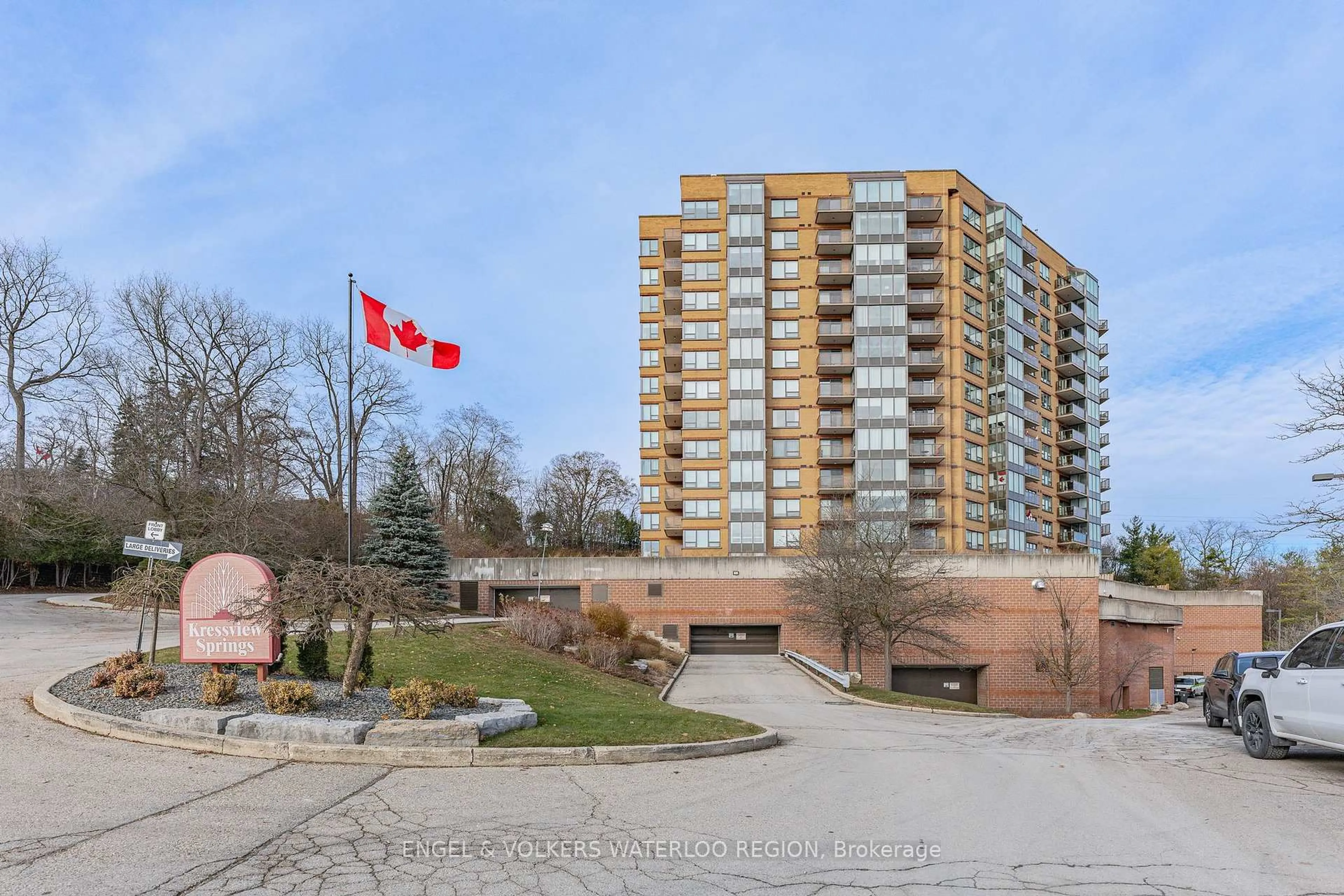 Unknown for 237 King St #810, Cambridge Ontario N3H 5L2