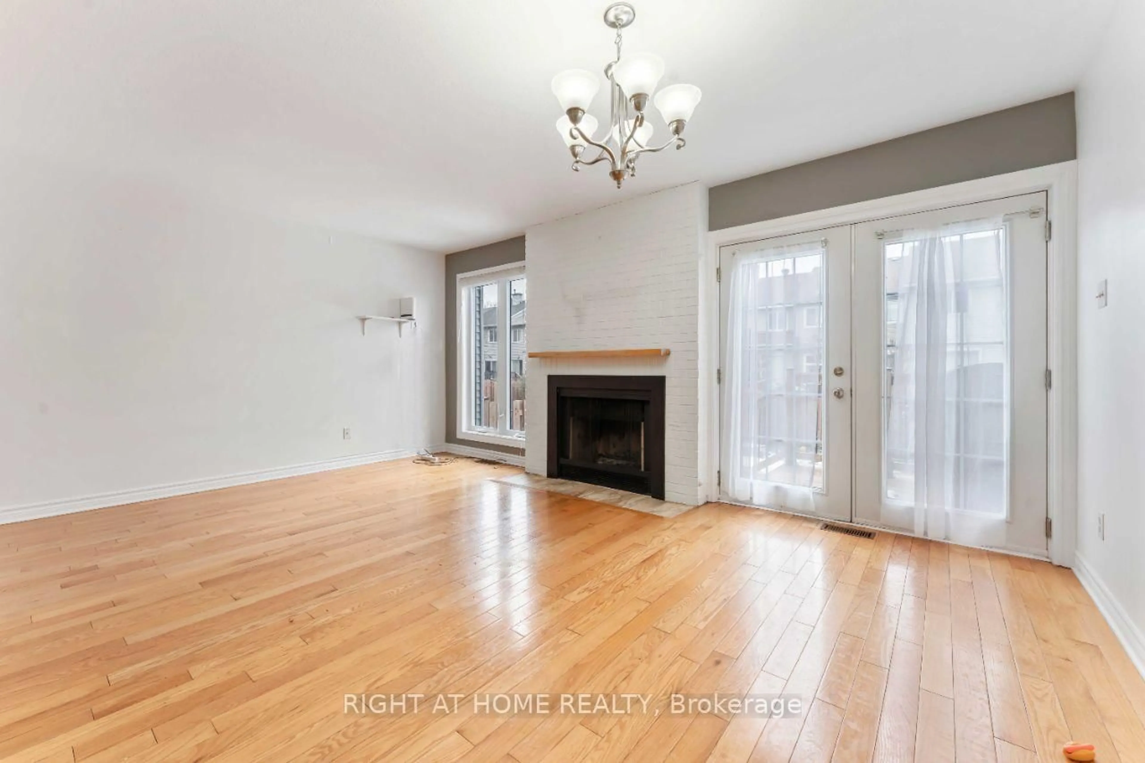 A pic of a room for 70 Halley St, Barrhaven Ontario K2J 3R3