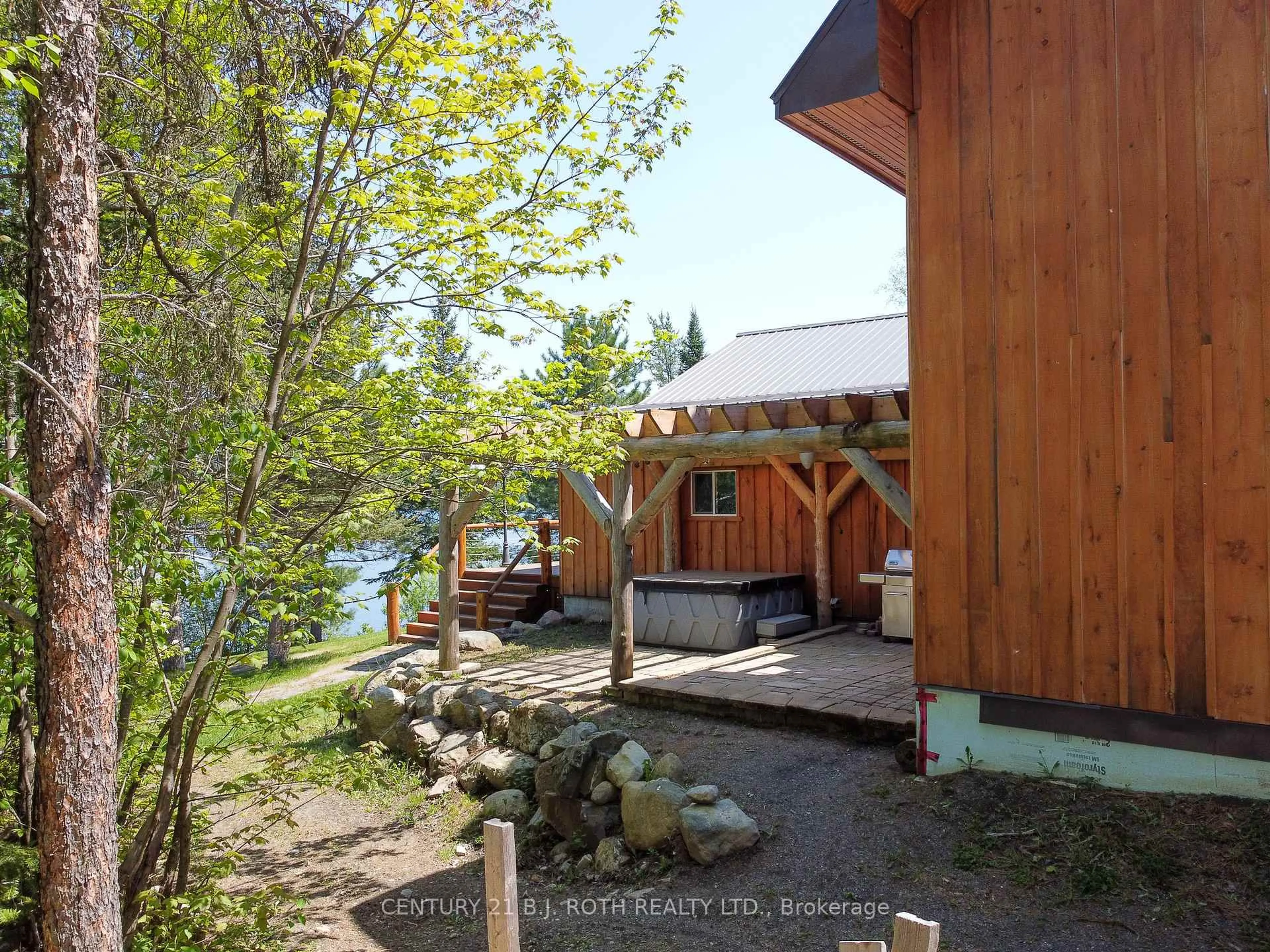 Patio, water/lake/river/ocean view for 59 White Bear Crt, Temagami Ontario P0H 2H0