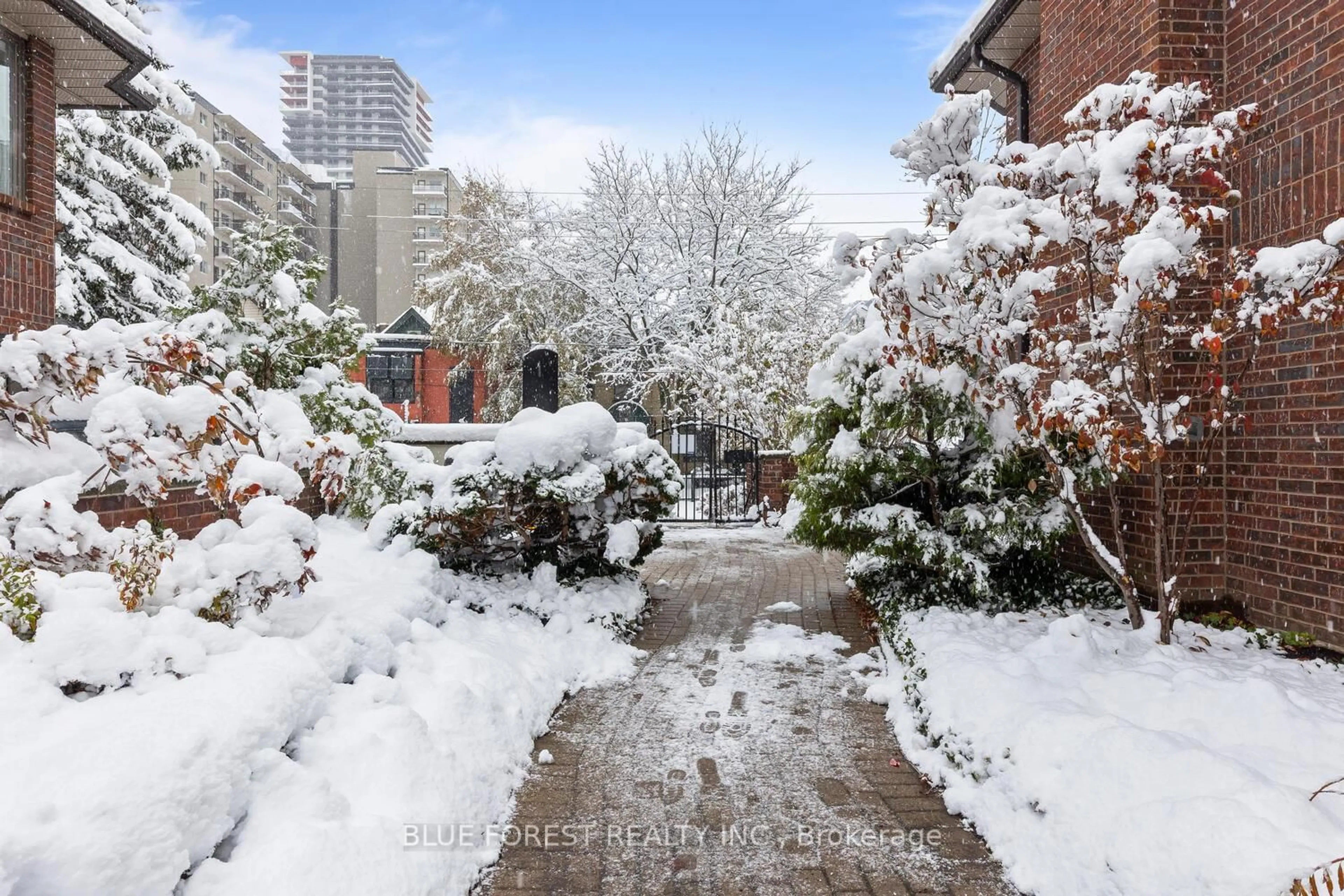 Patio, street for 152 Albert St #10, London East Ontario N6A 1M1