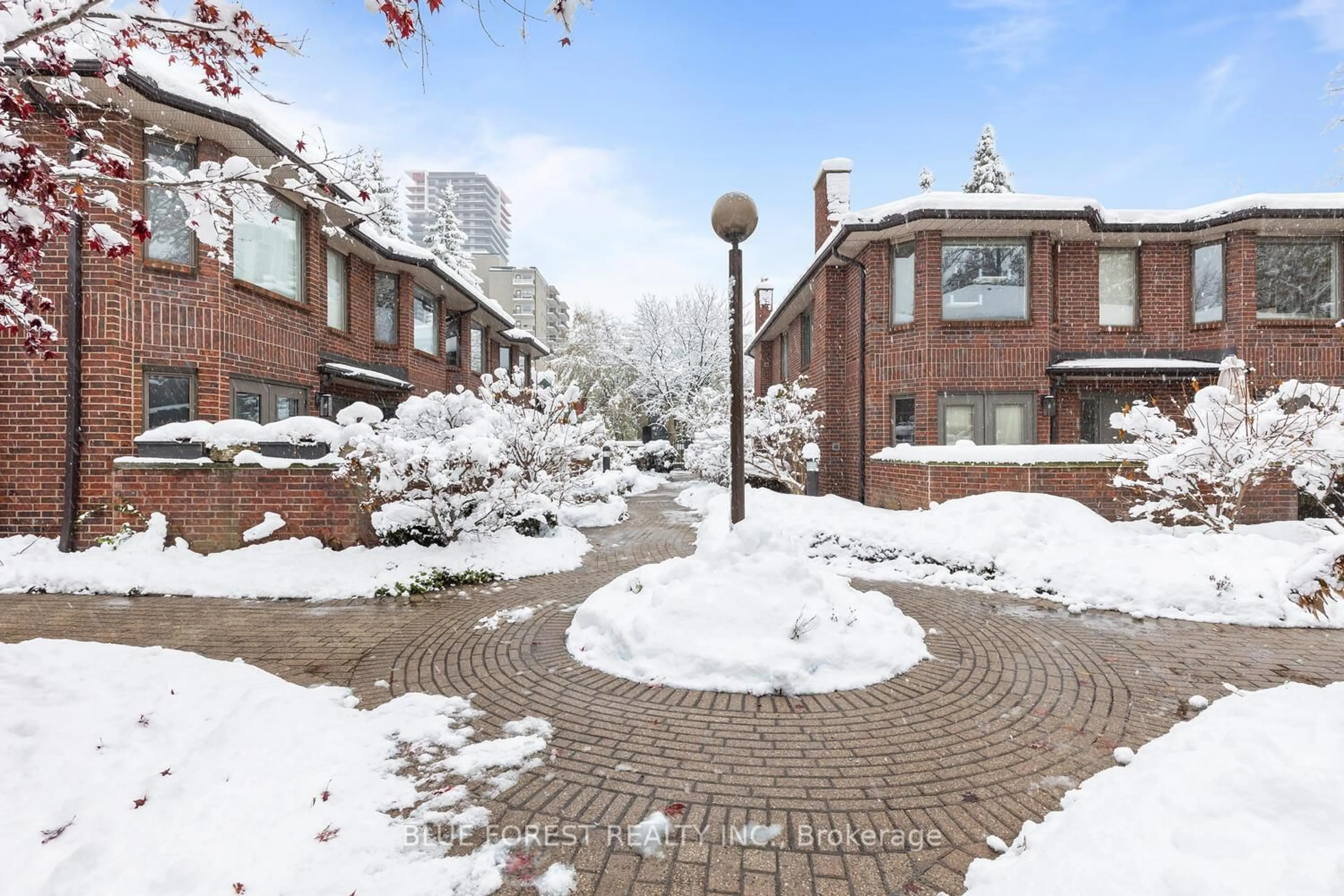 Patio, street for 152 Albert St #10, London East Ontario N6A 1M1