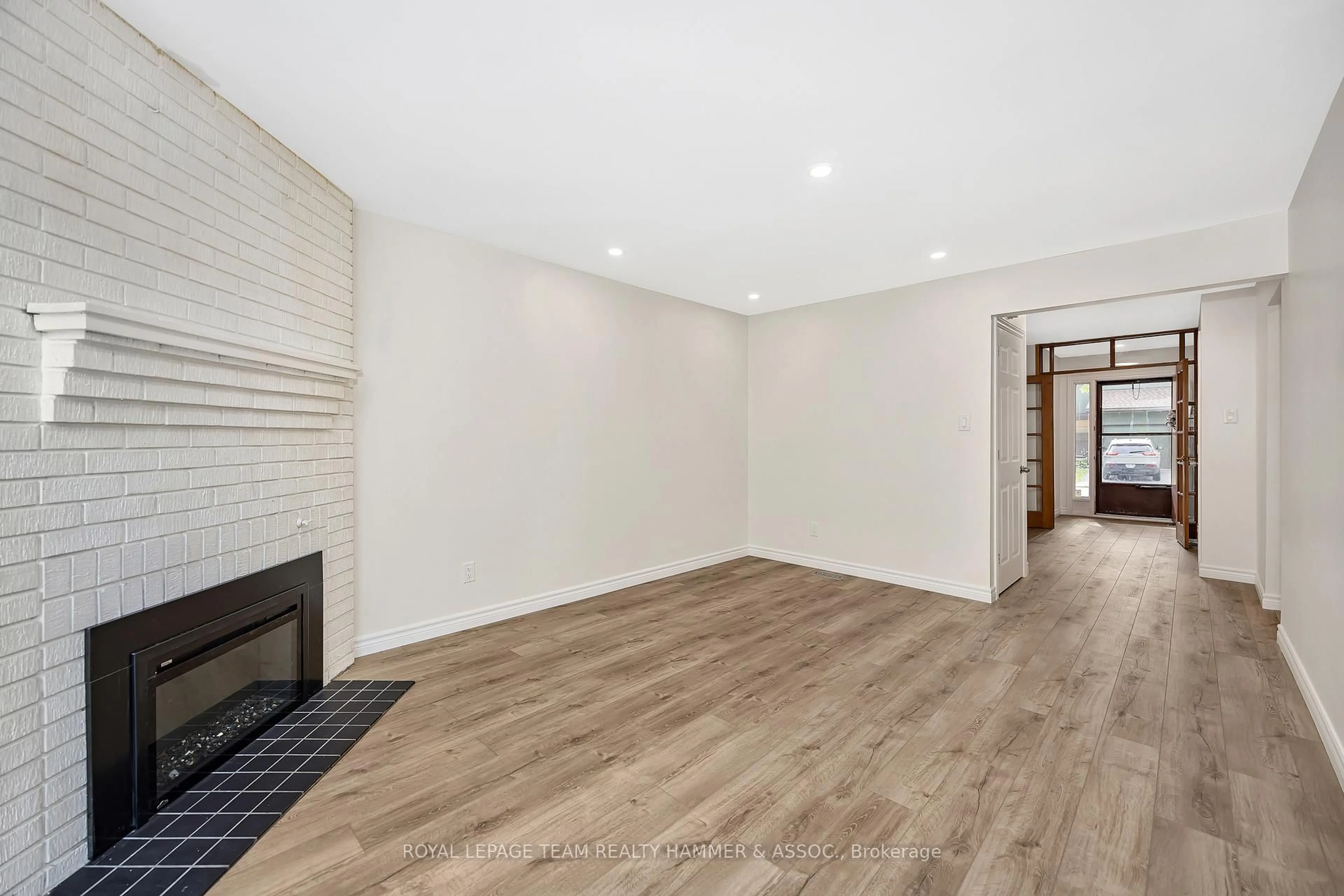 A pic of a room for 8 Chisholm Crt #4, Kanata Ontario K2K 1E2