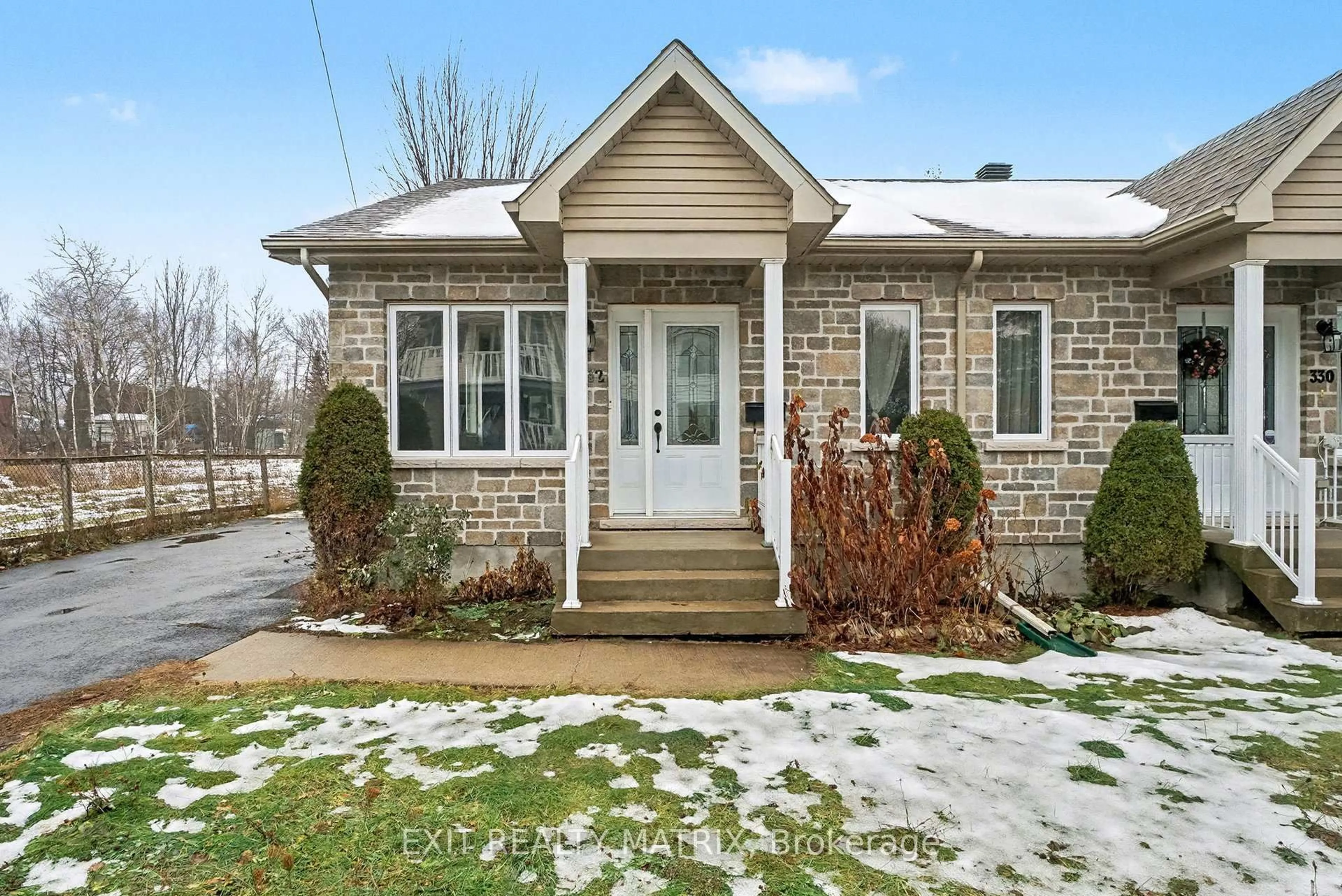 Unknown for 332 Higginson St, Hawkesbury Ontario K6A 3W6