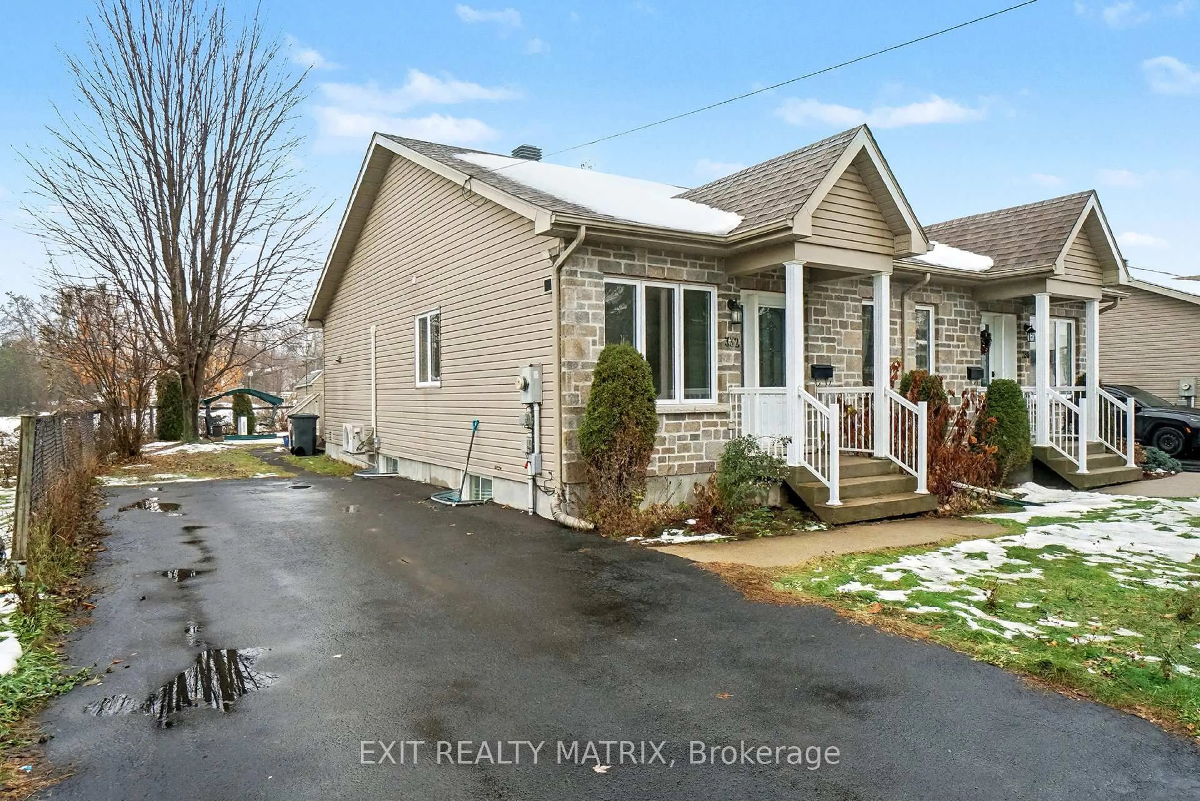 Unknown for 332 Higginson St, Hawkesbury Ontario K6A 3W6