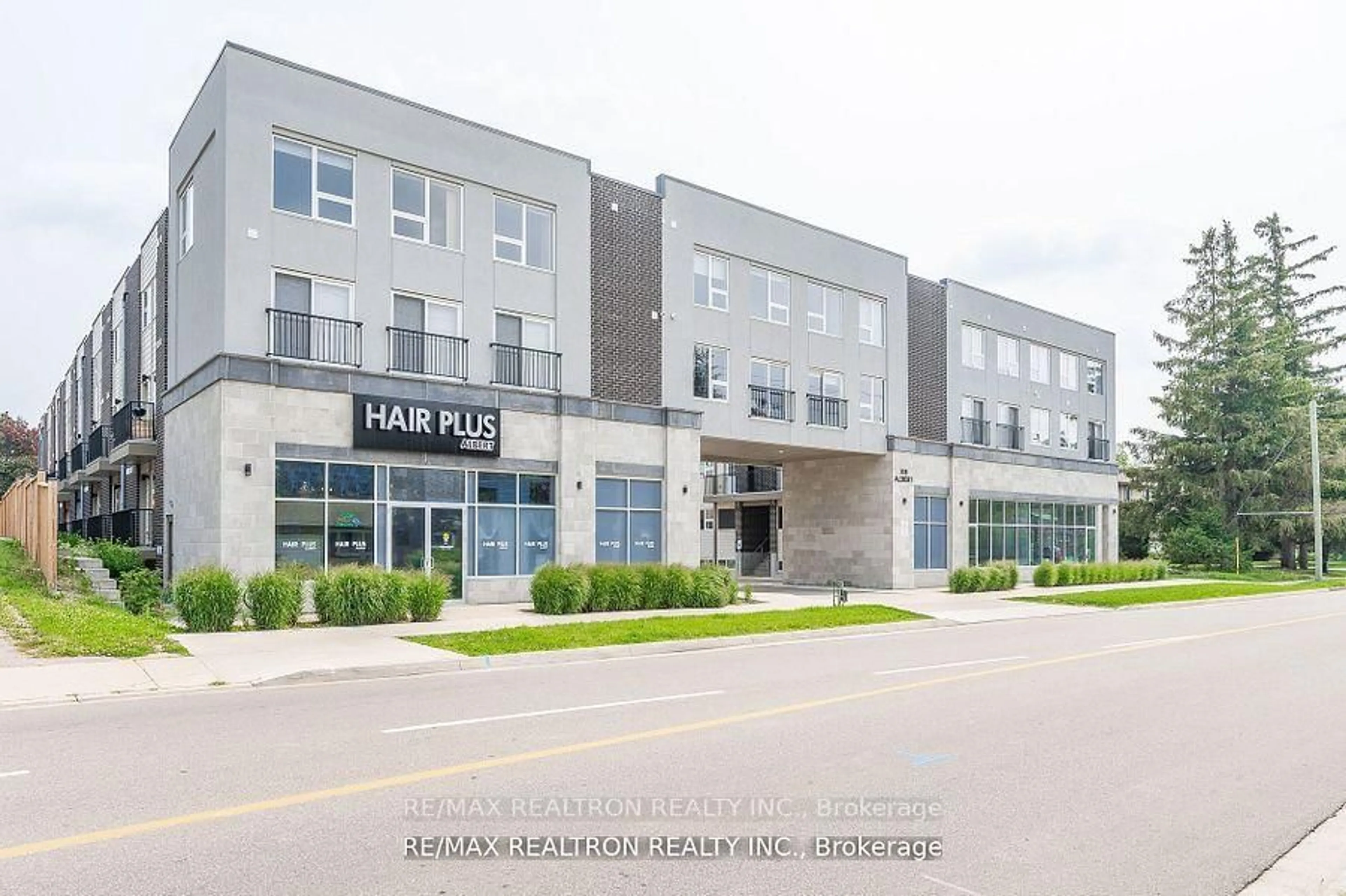 Patio, building for 338 Albert St #220, Waterloo Ontario N2L 0G8