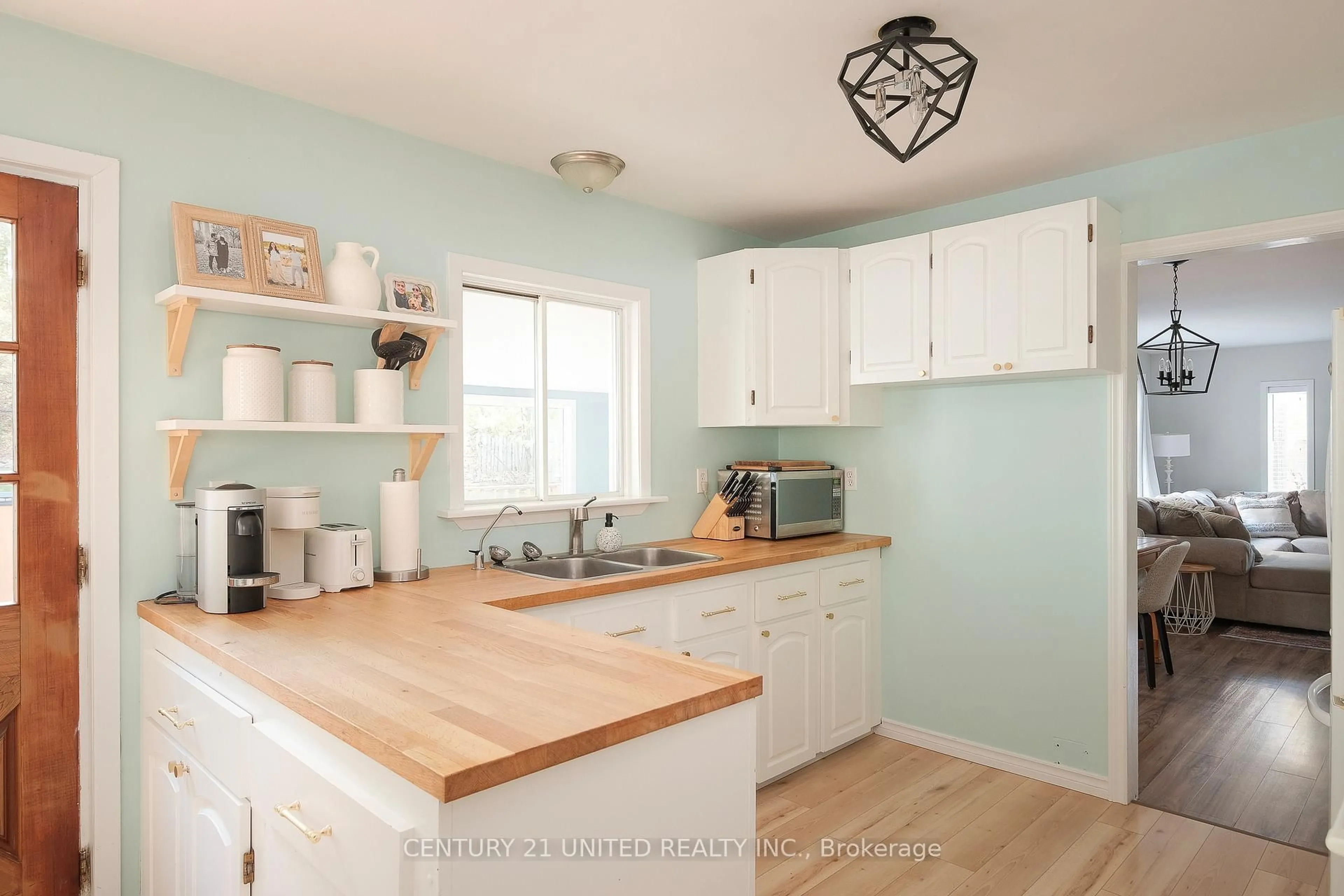 Open concept kitchen, unknown for 1274 Young's Cove Rd, Selwyn Ontario K0L 1T0