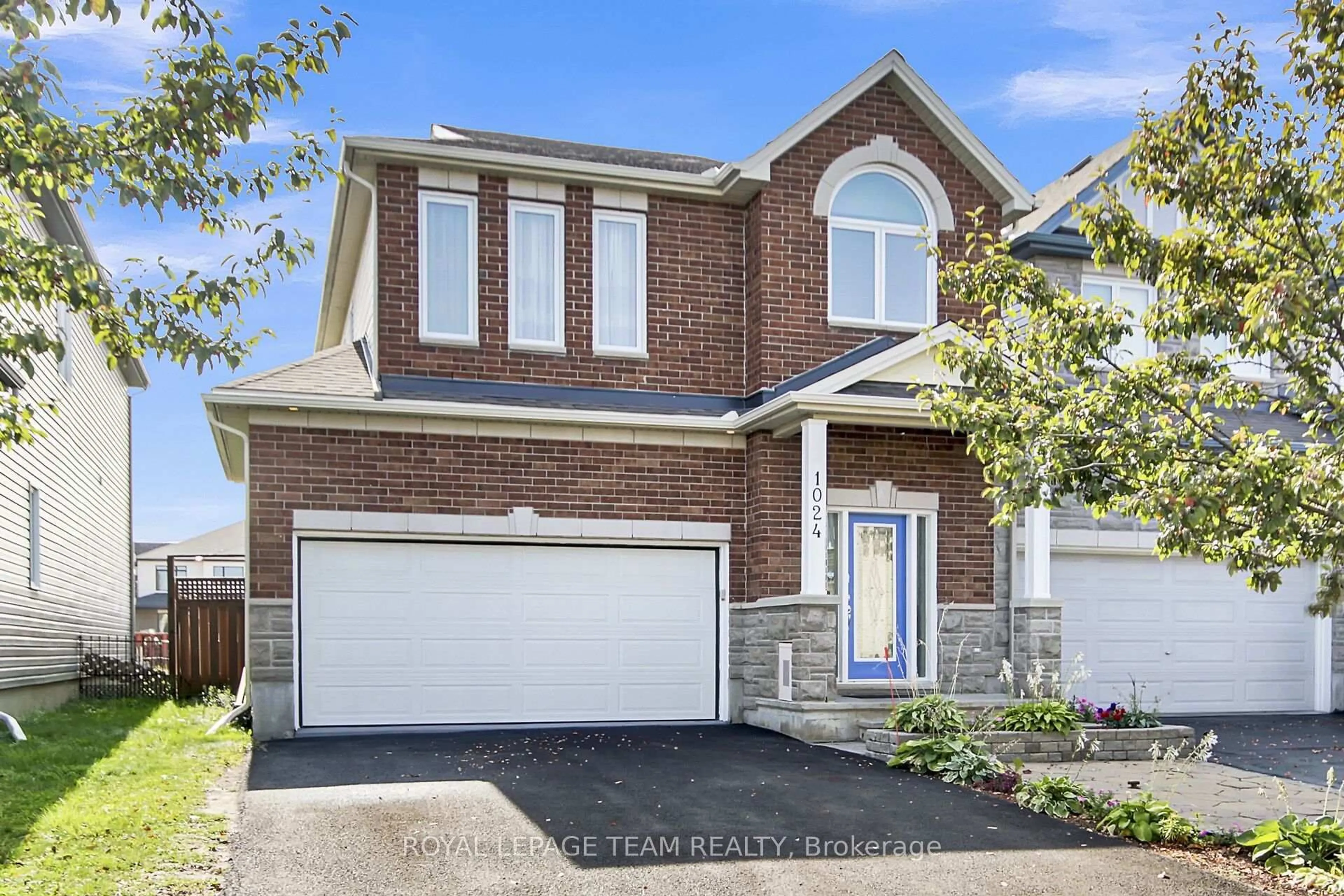 Home with brick exterior material, street for 1024 Northgraves Cres, Ottawa Ontario K2M 0C8