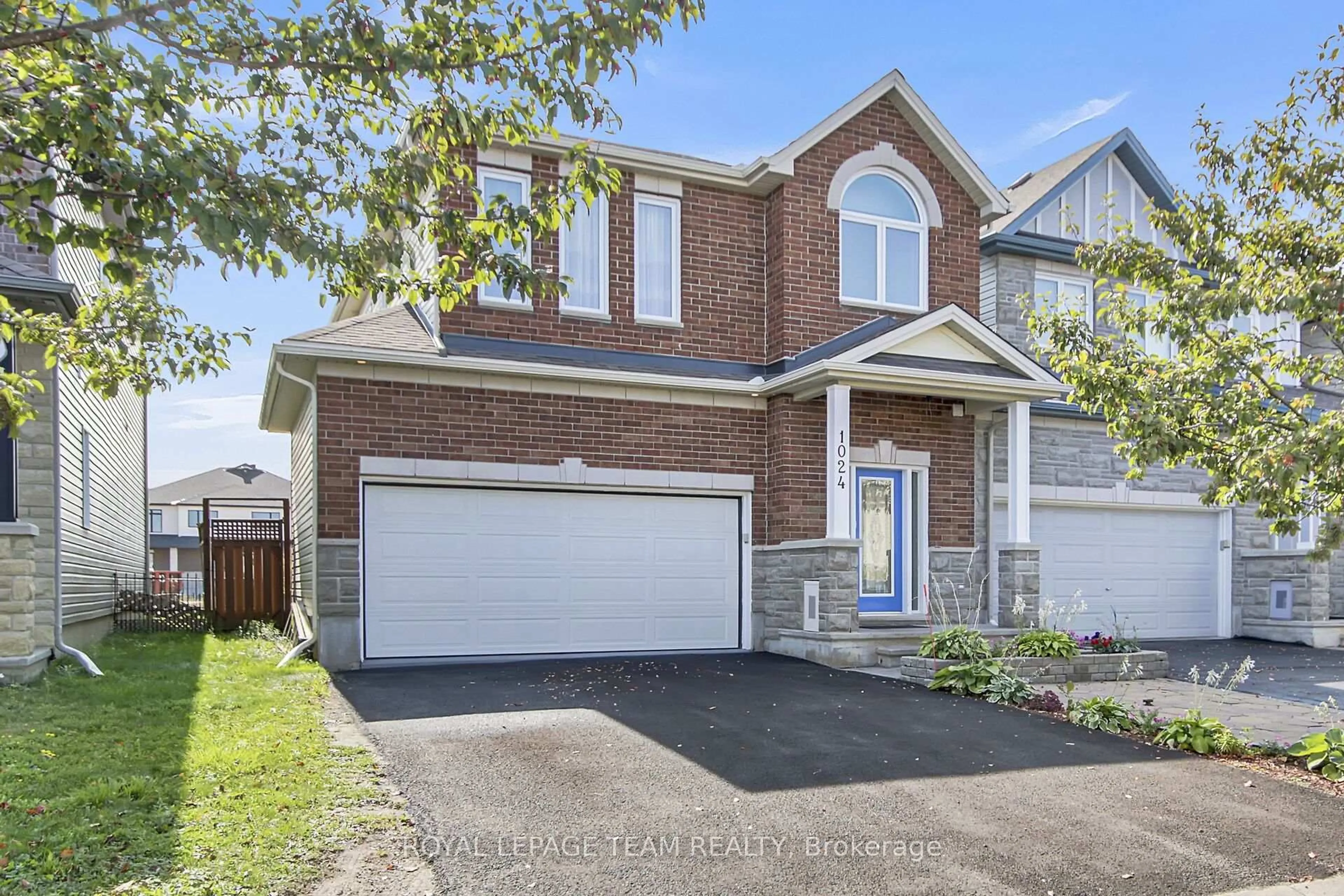 Home with brick exterior material, street for 1024 Northgraves Cres, Ottawa Ontario K2M 0C8