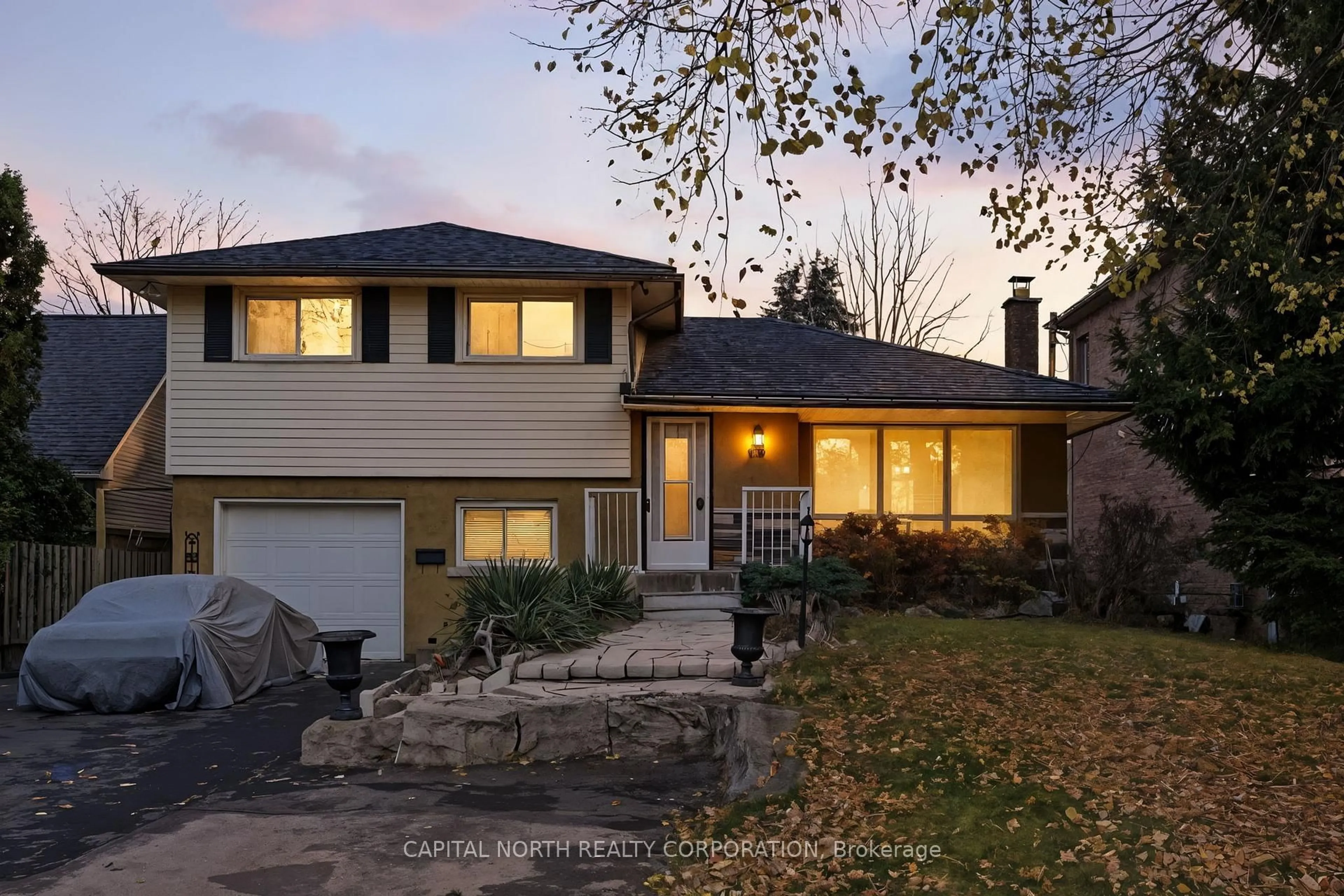 Unknown for 120 Stone Church Rd, Hamilton Ontario L9B 1A3