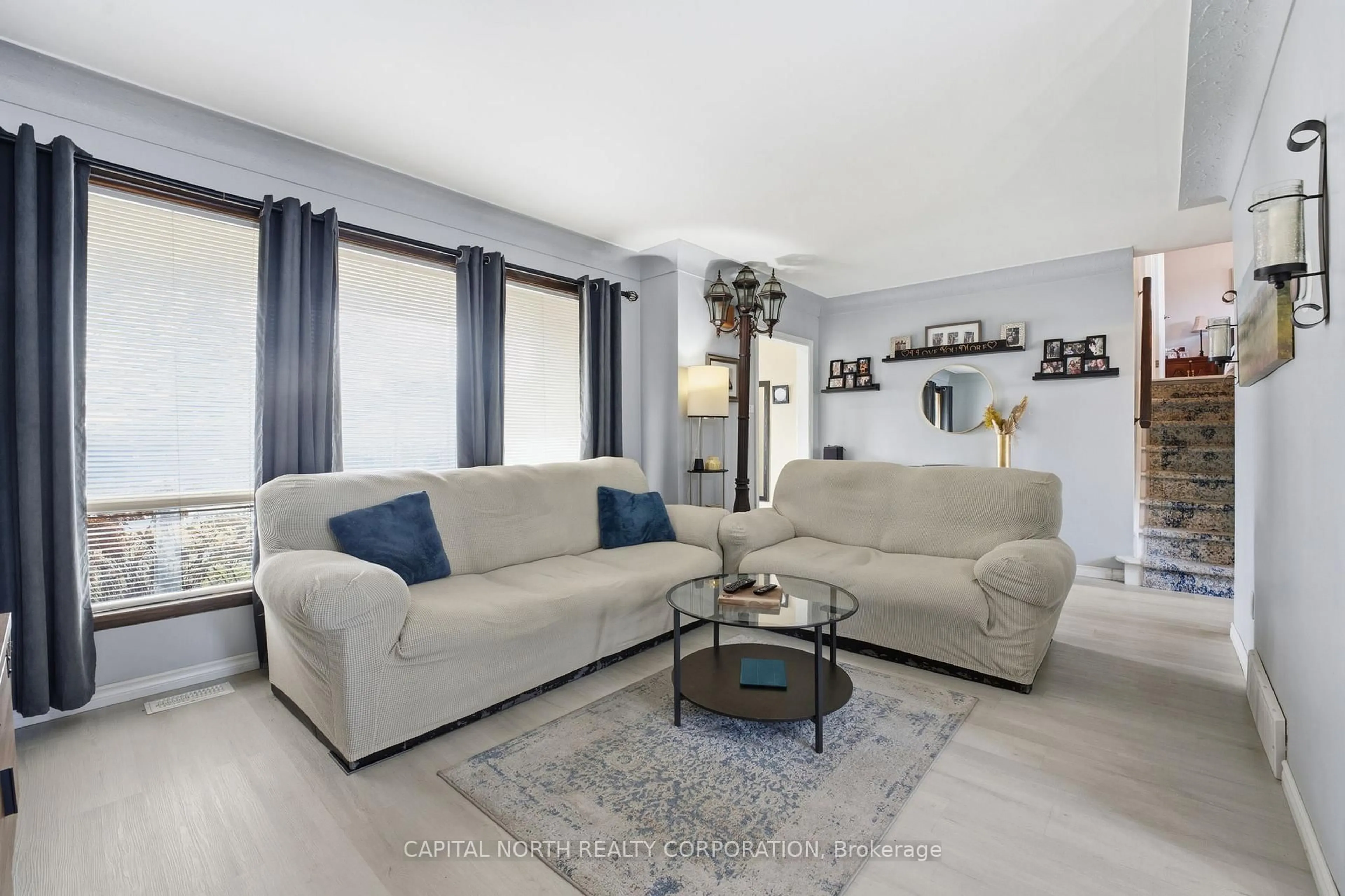 Living room with furniture, unknown for 120 Stone Church Rd, Hamilton Ontario L9B 1A3