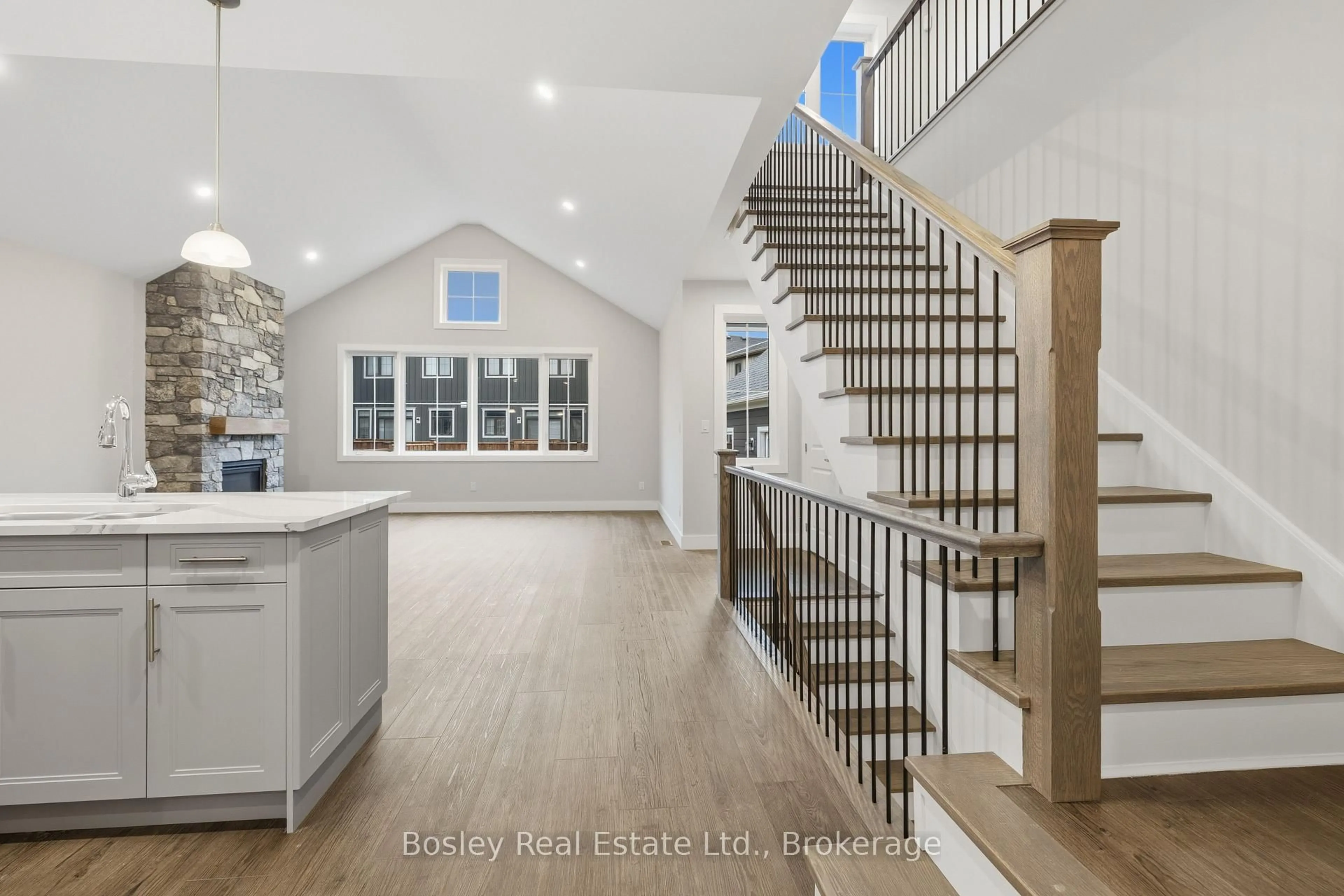 Unknown for 163 SUGAR MAPLE St, Blue Mountains Ontario L9Y 0Z3