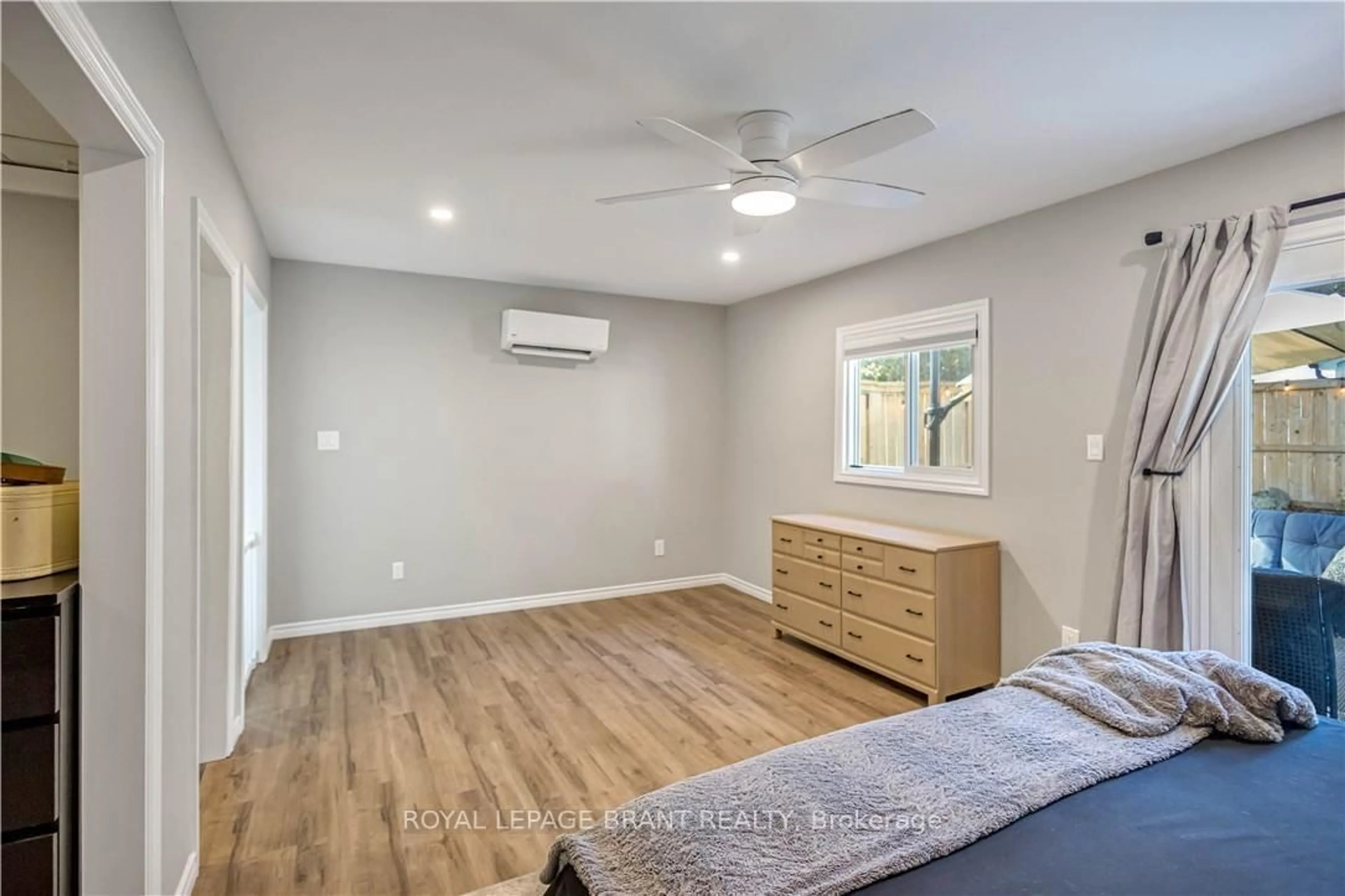 A pic of a room for 37 Morton Ave, Brantford Ontario N3R 2N6