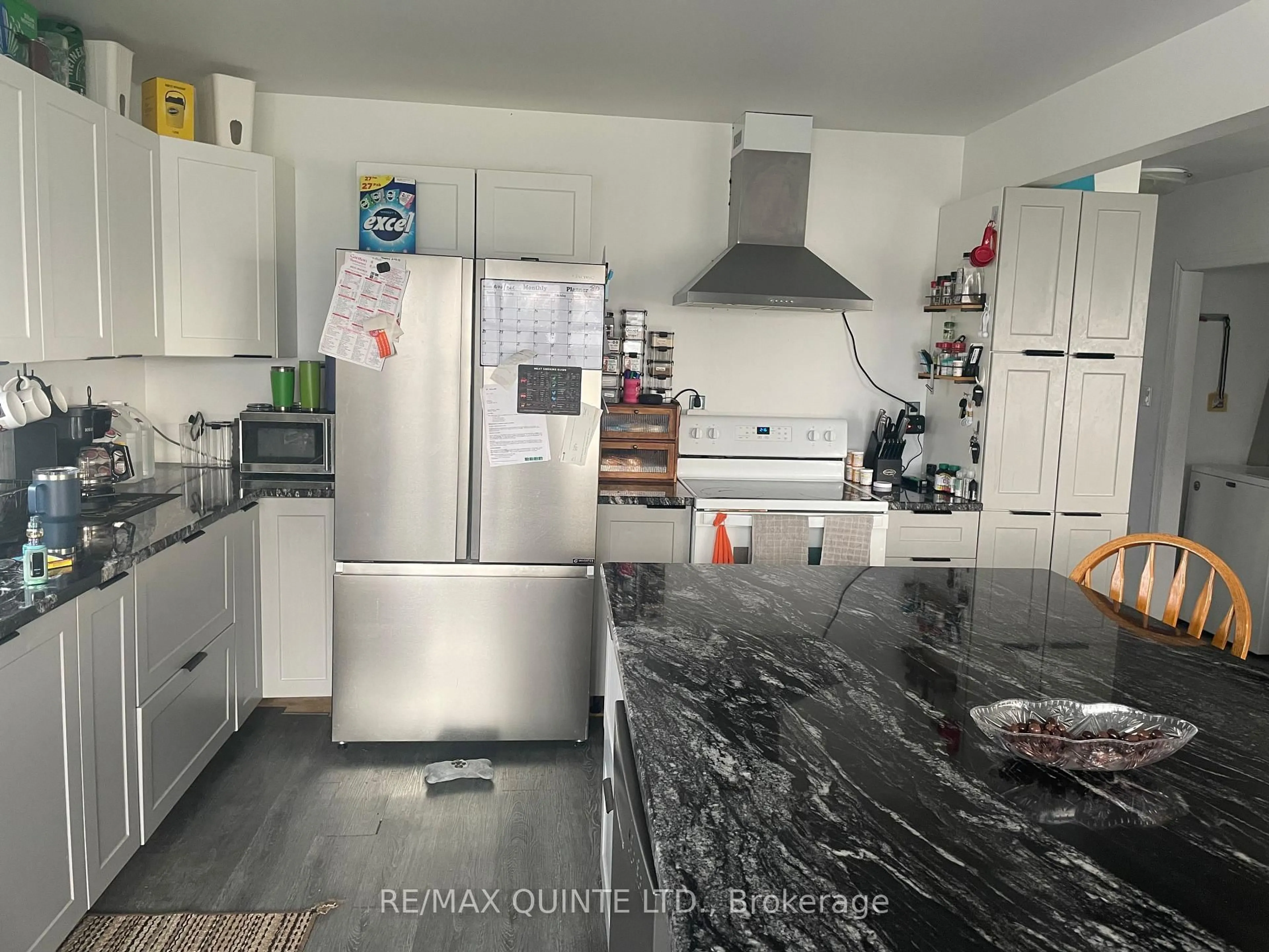 Standard kitchen, unknown for 27 First Ave, Quinte West Ontario K8V 5M6