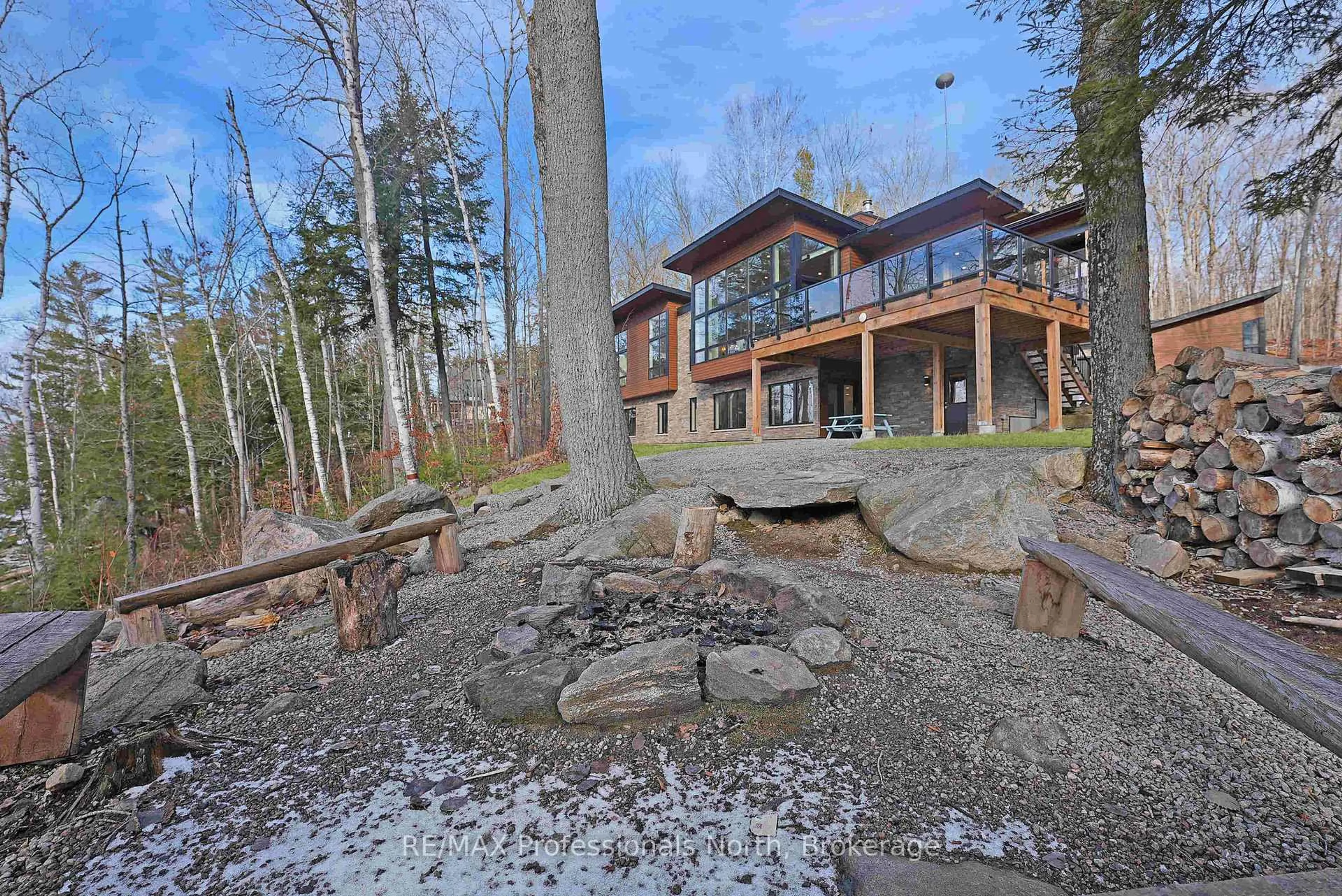 Patio, water/lake/river/ocean view for 1237 Burlywood Tr, Dysart et al Ontario K0M 1S0