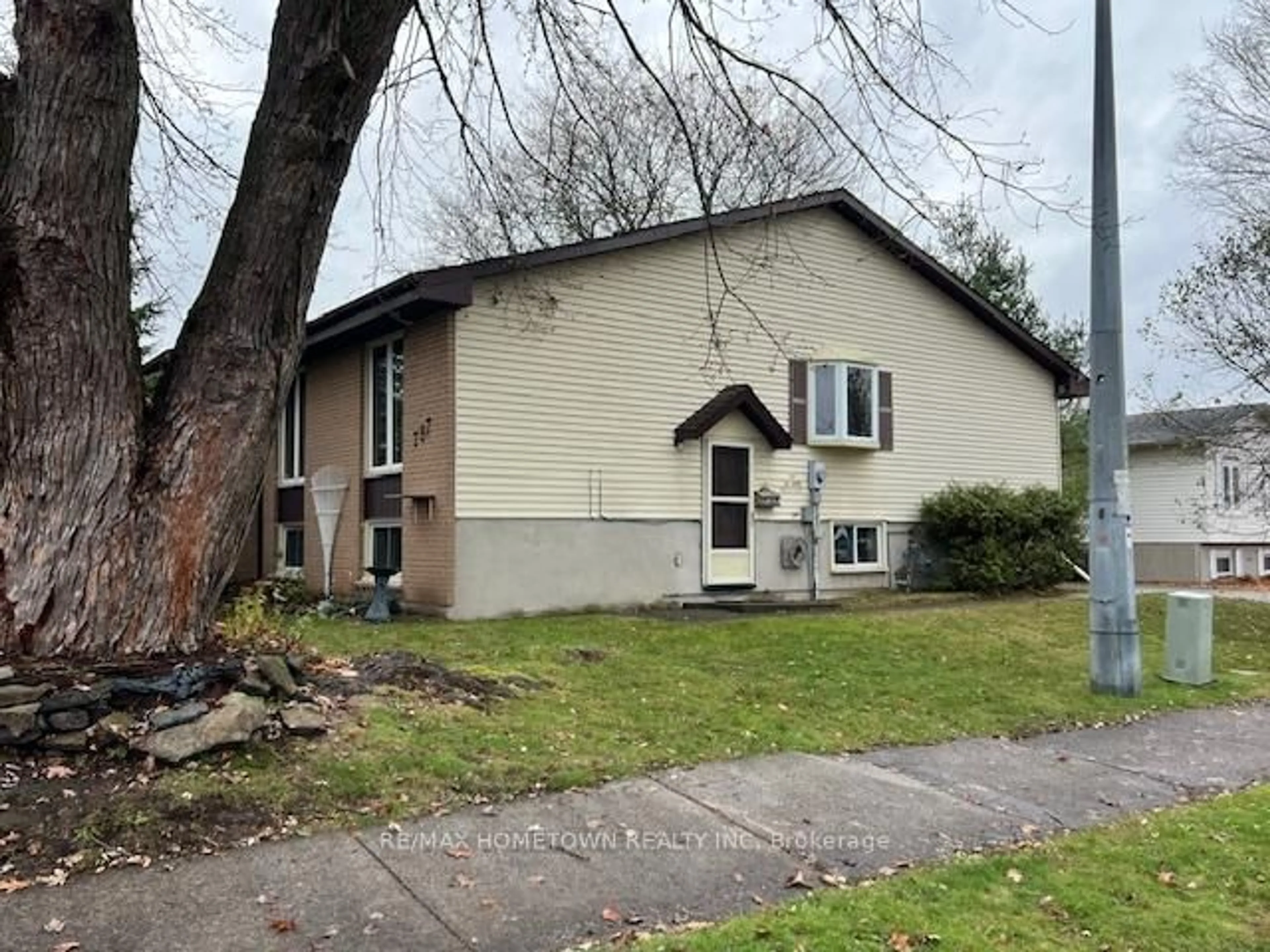 Unknown for 787 Colonel Curry Dr, Brockville Ontario K6V 6G5