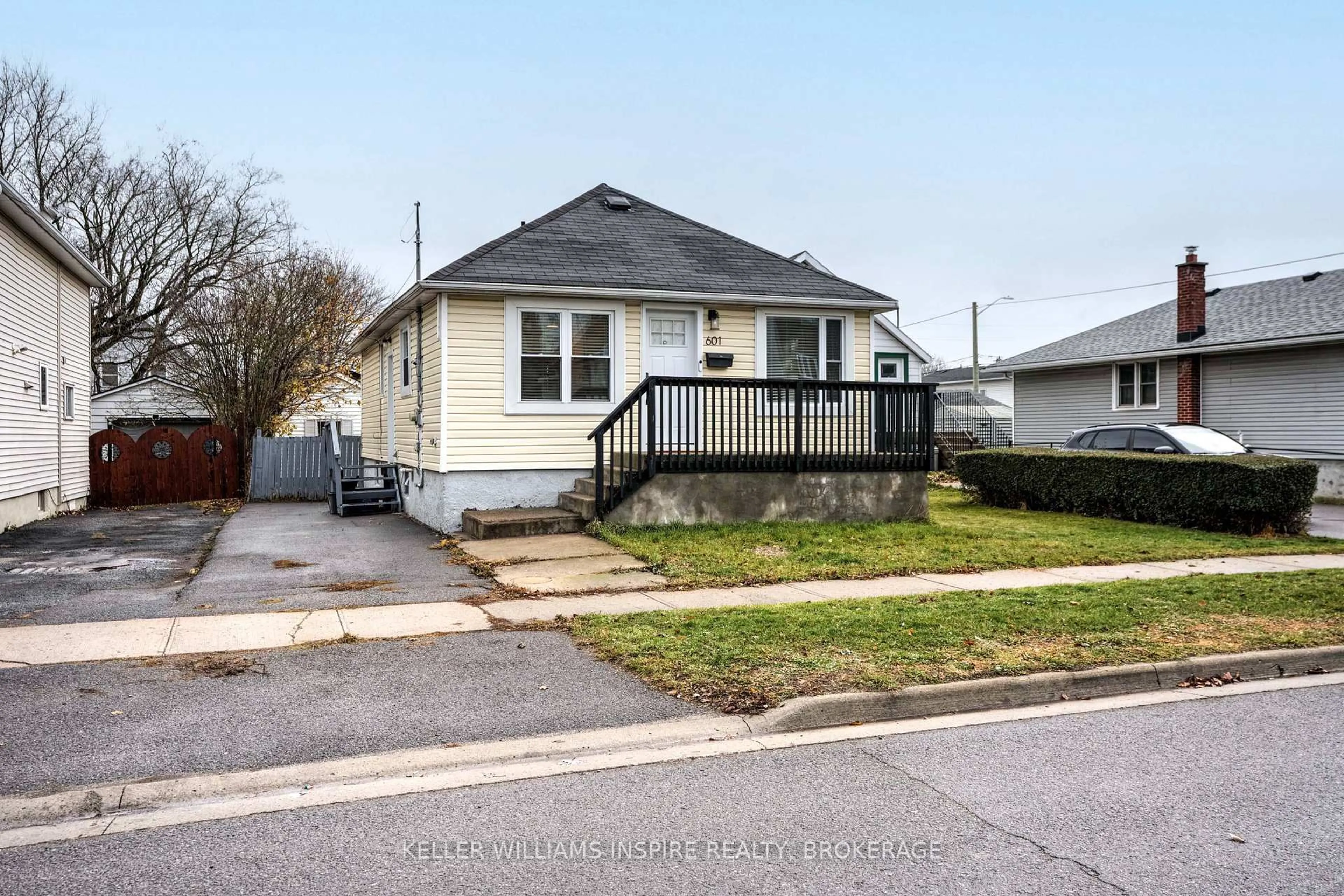 Unknown for 601 MacDonnell St, Kingston Ontario K7K 4X2