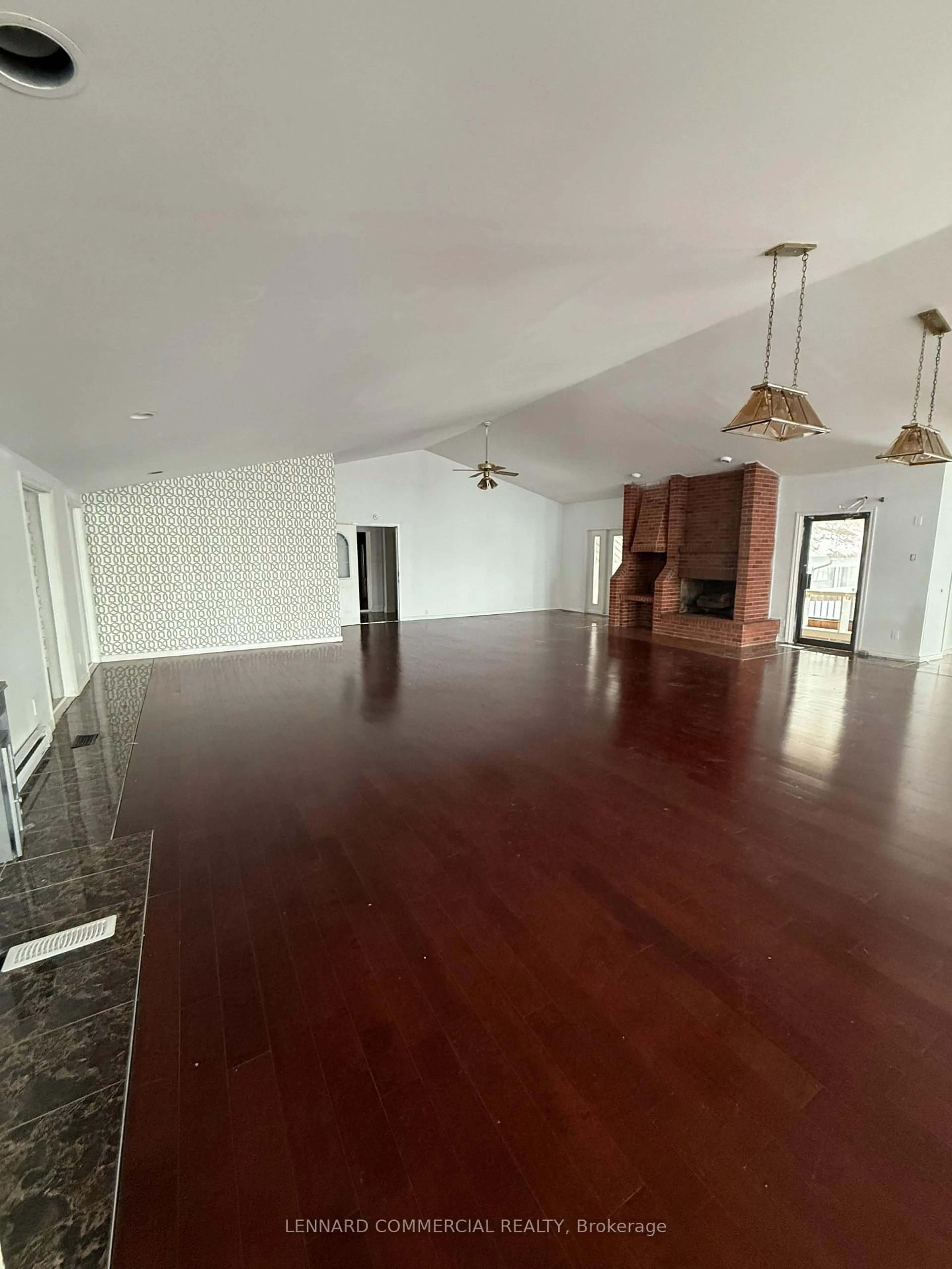 A pic of a room for 8411 RUSSELL Rd, Navan Ontario K4B 1J1