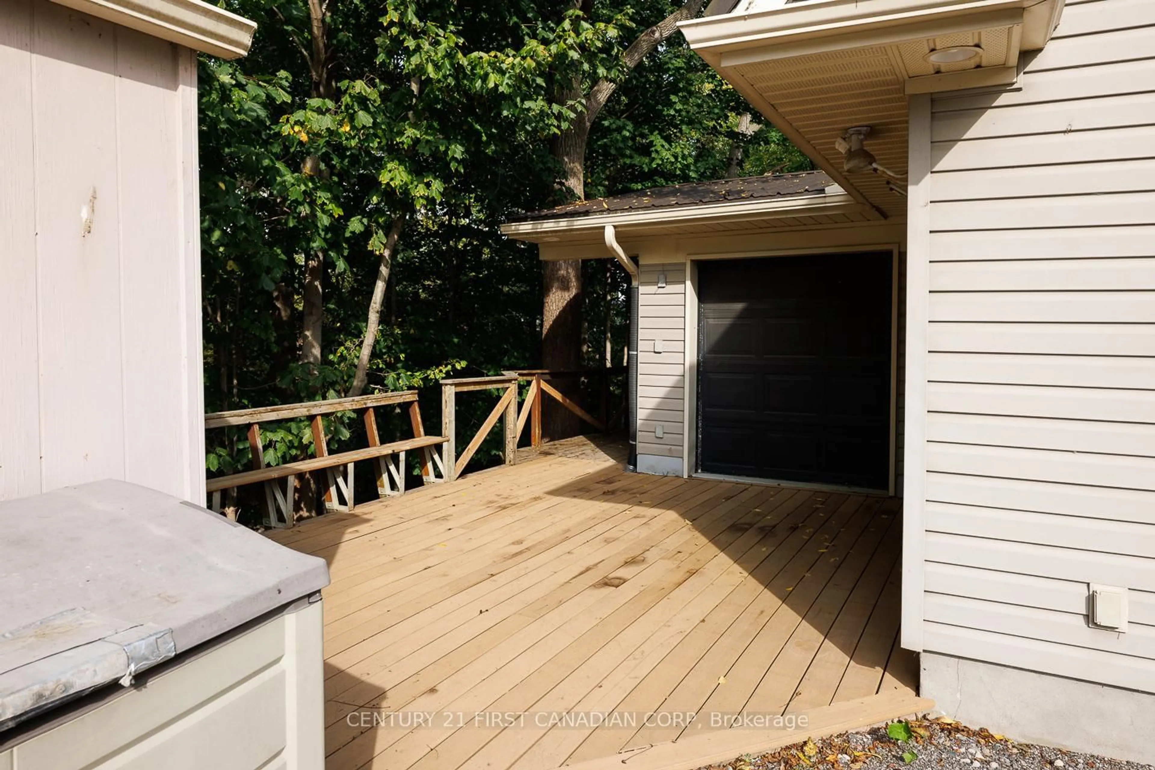 Patio, unknown for 297 Alma St, St. Thomas Ontario N5P 3B9