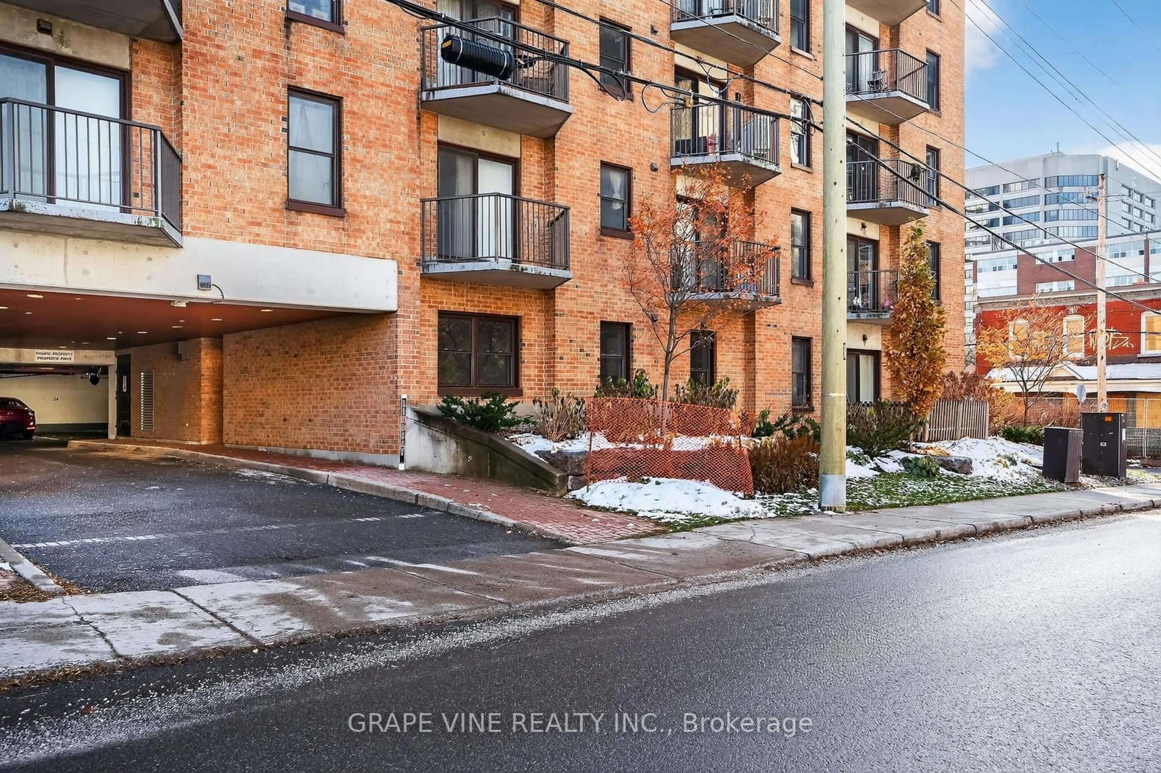 Unknown for 50 Burnside Ave #102, Ottawa Ontario K1Y 2M2