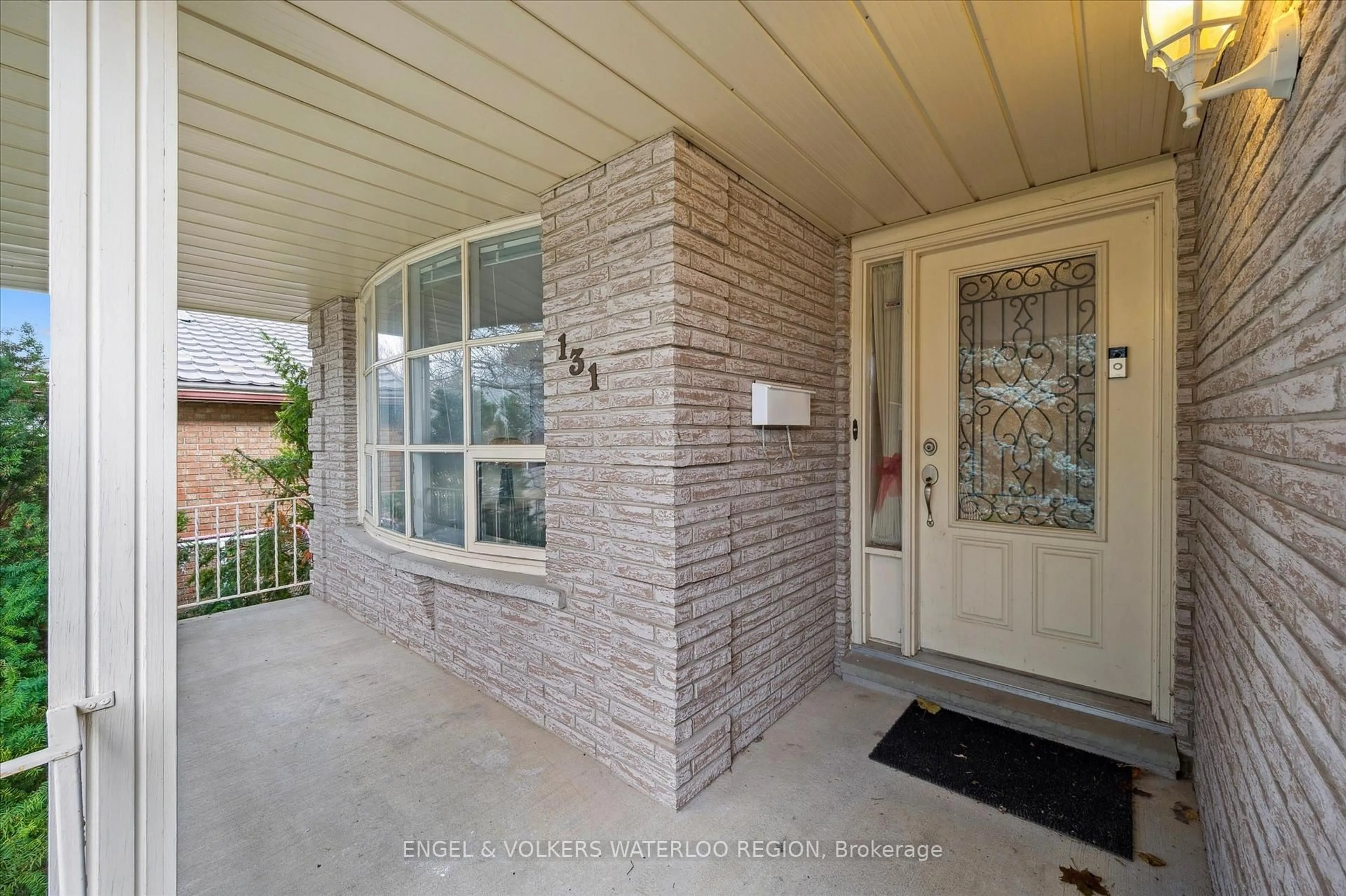 Unknown for 131 Woodbend Cres, Waterloo Ontario N2T 1G9