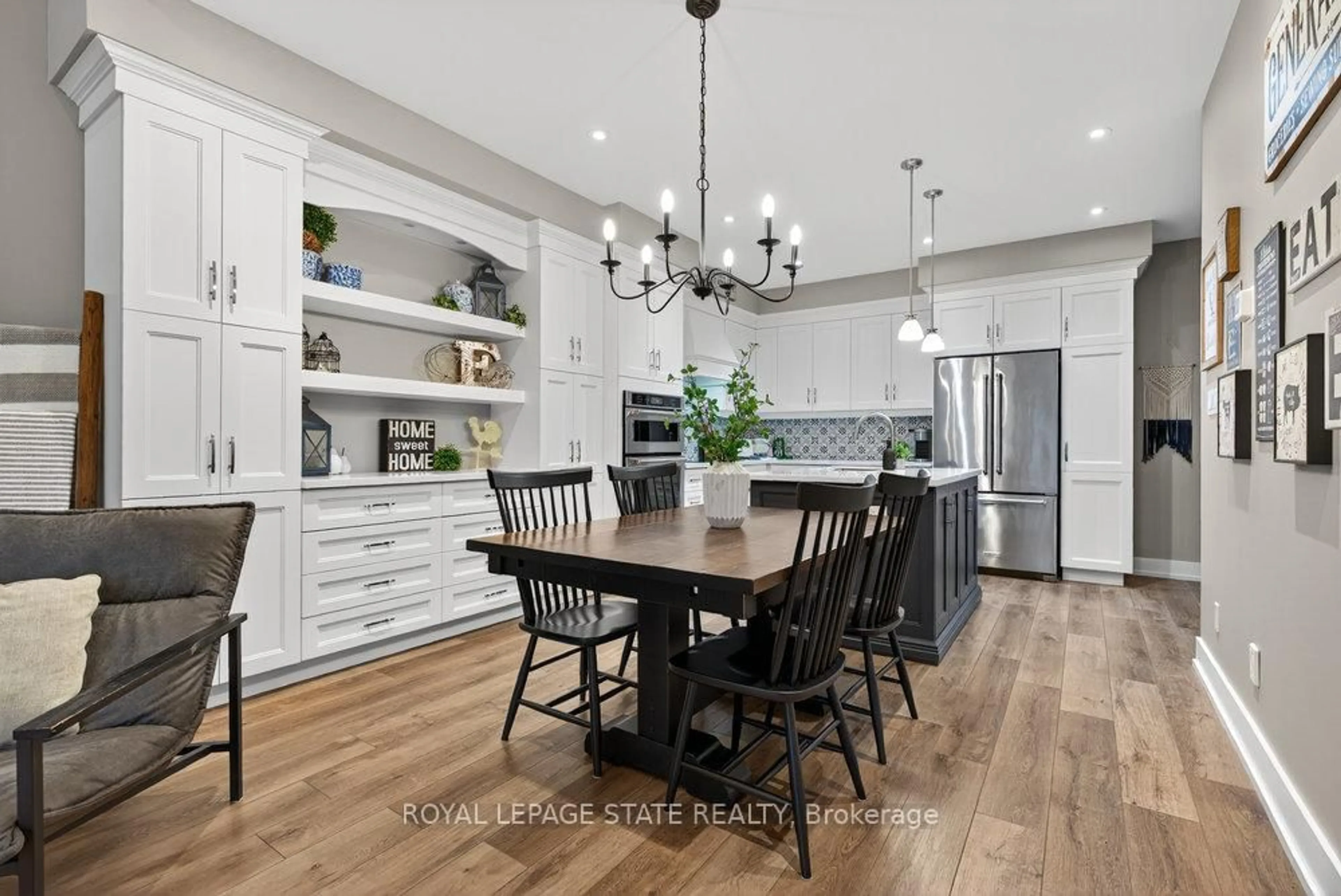 Open concept kitchen, unknown for 5 Macassa Crt, Grimsby Ontario L3M 0H7