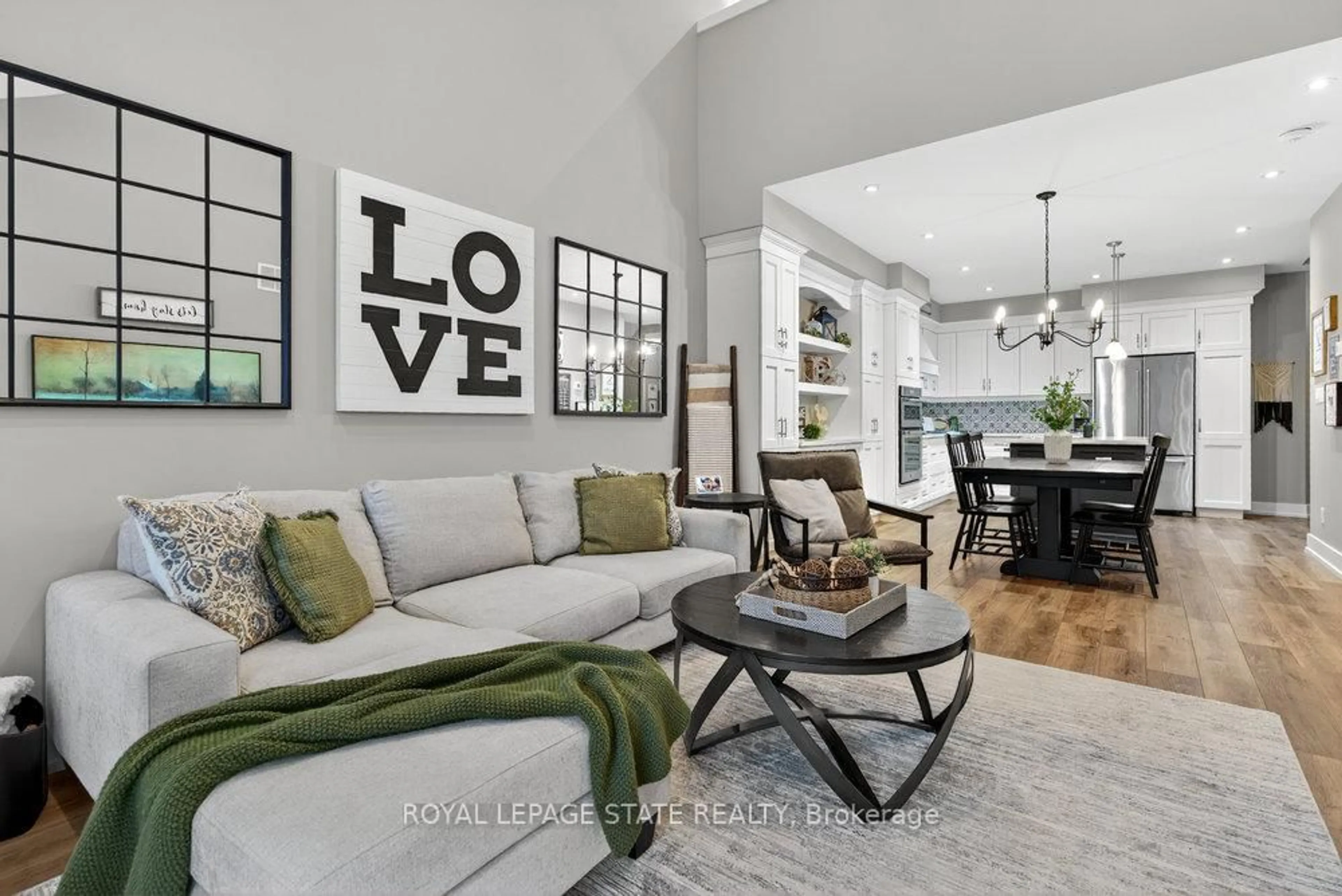 Living room with furniture, unknown for 5 Macassa Crt, Grimsby Ontario L3M 0H7