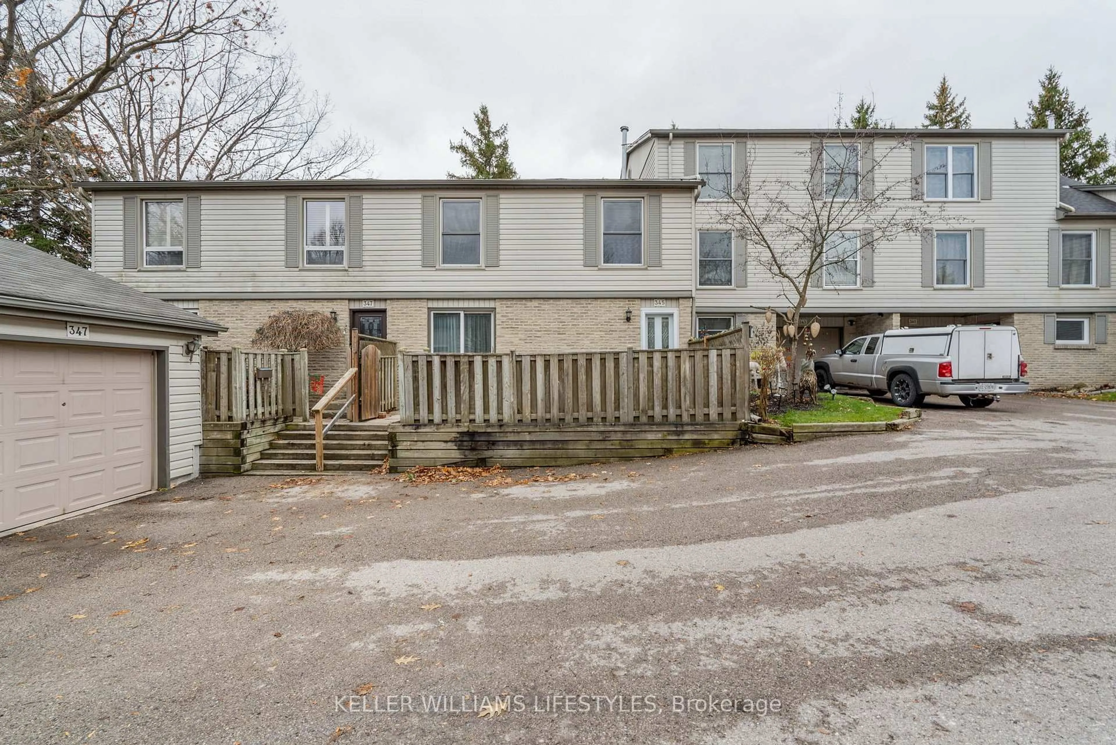 A pic from outside/outdoor area/front of a property/back of a property/a pic from drone, street for 345 Everglade Cres, London North Ontario N6H 4M7
