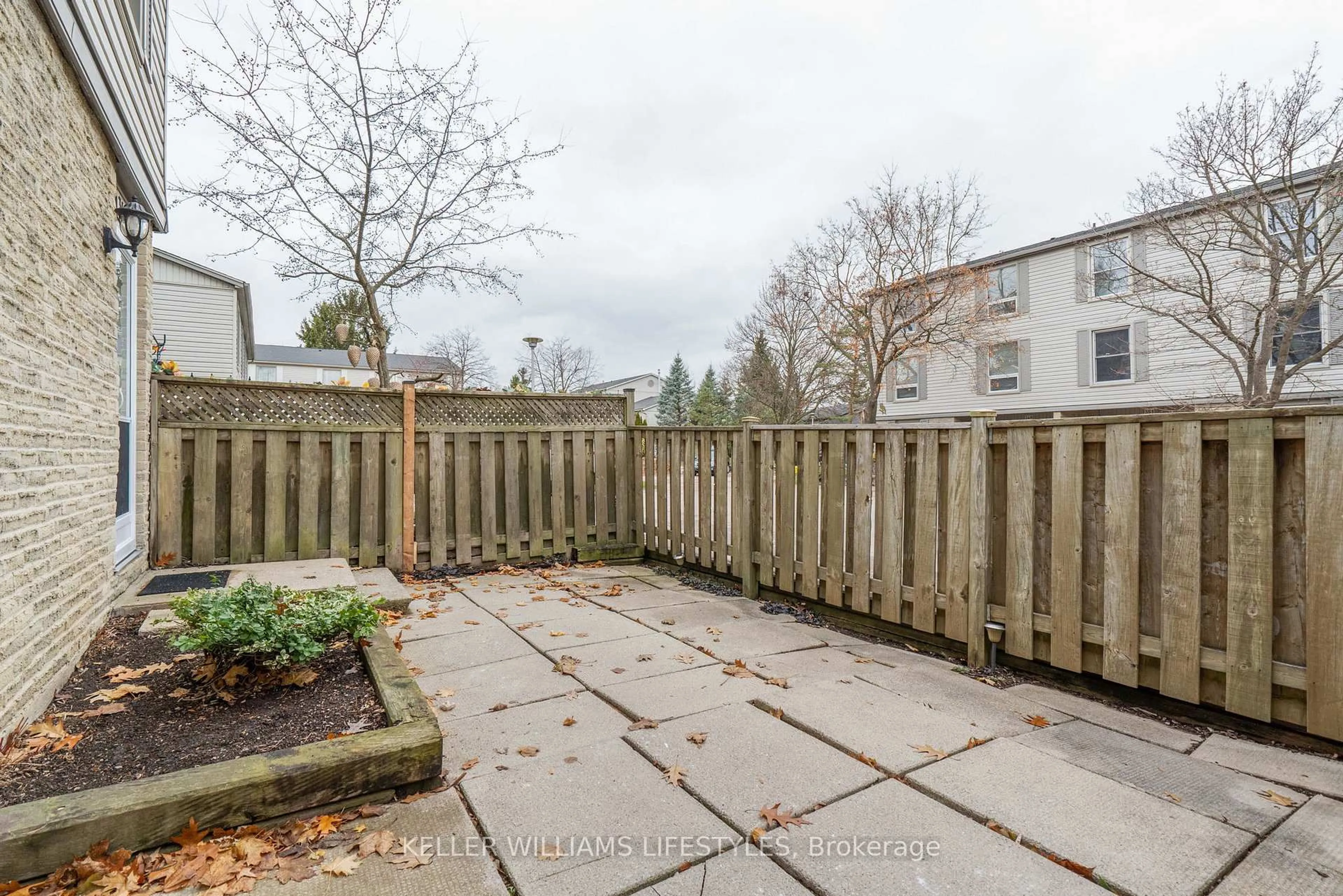 Patio, street for 345 Everglade Cres, London North Ontario N6H 4M7