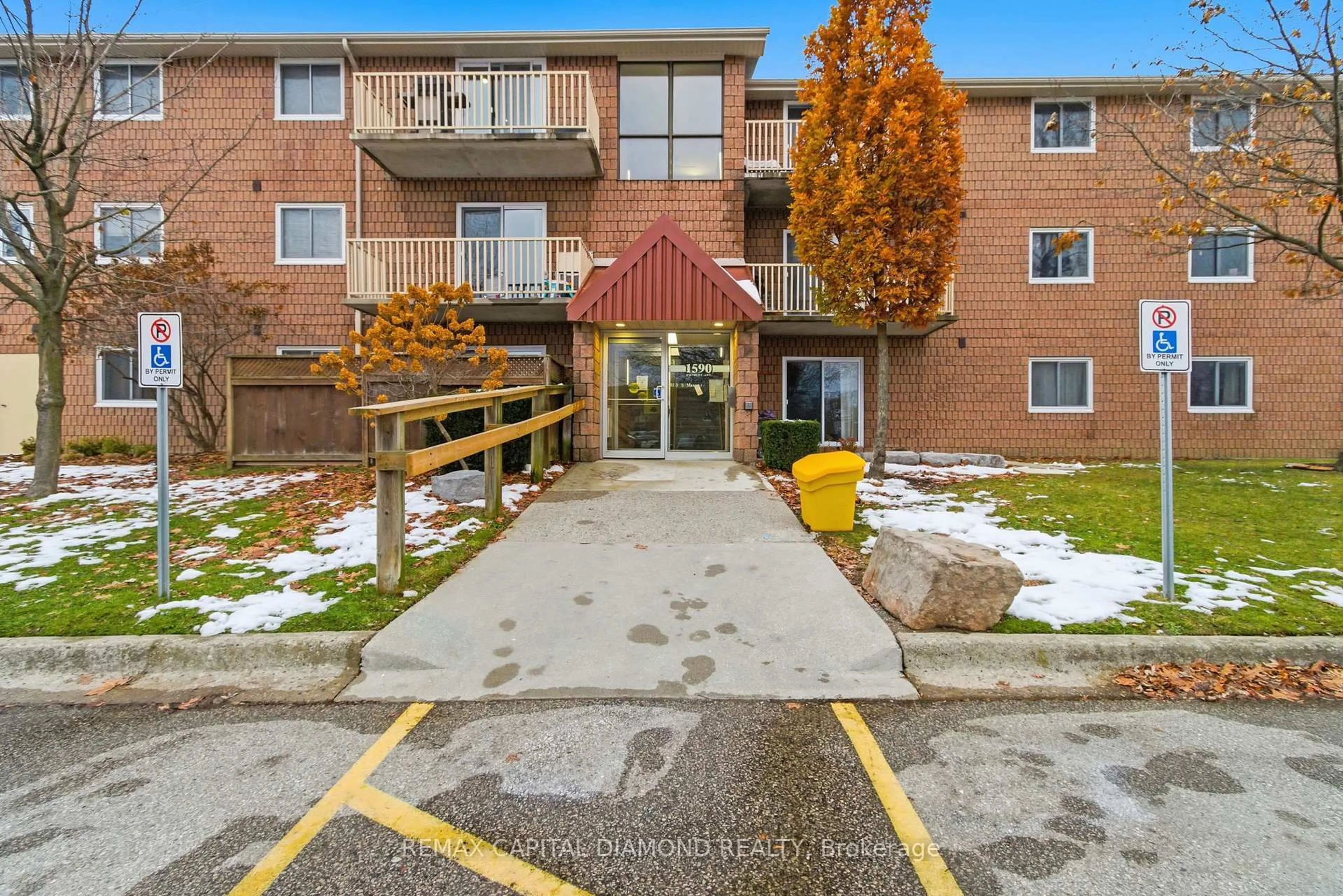 Patio, unknown for 1590 Ernest Ave #206, London South Ontario N6E 2V4