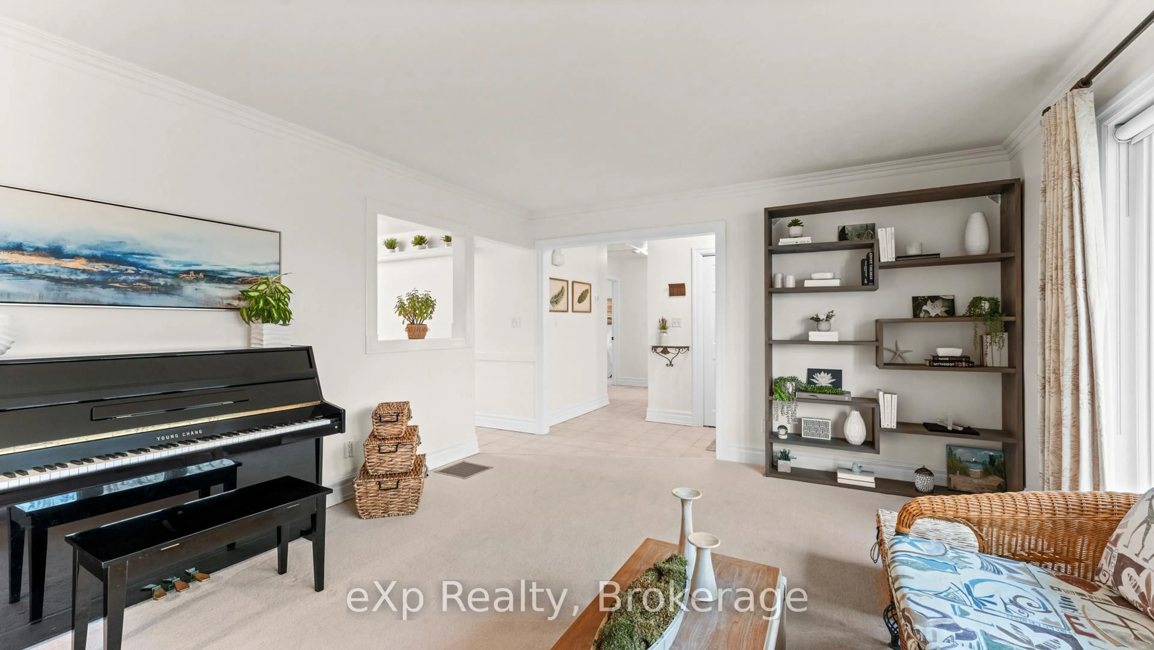 Indoor entryway for 861 Gustavus St, Saugeen Shores Ontario N0H 2C4