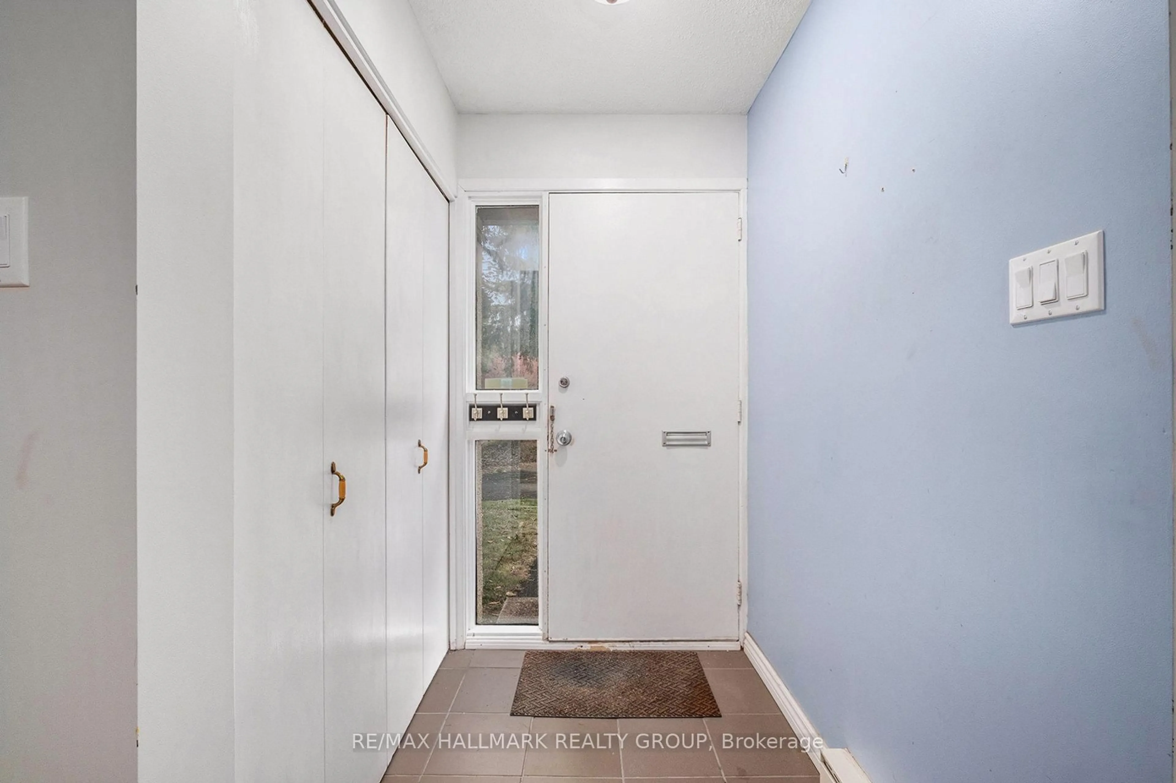 Indoor entryway for 3691 Albion Rd #23, Ottawa Ontario K1T 1P2