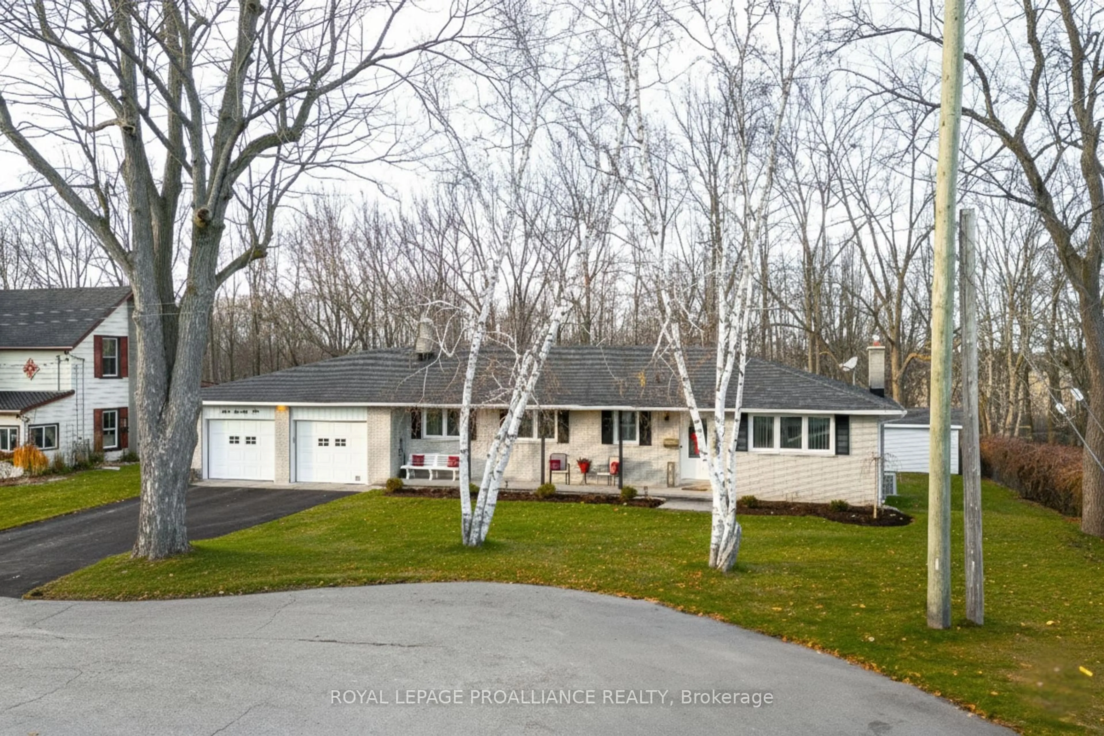 Home with vinyl exterior material, street for 371 Maple Ave, Deseronto Ontario K0K 1X0