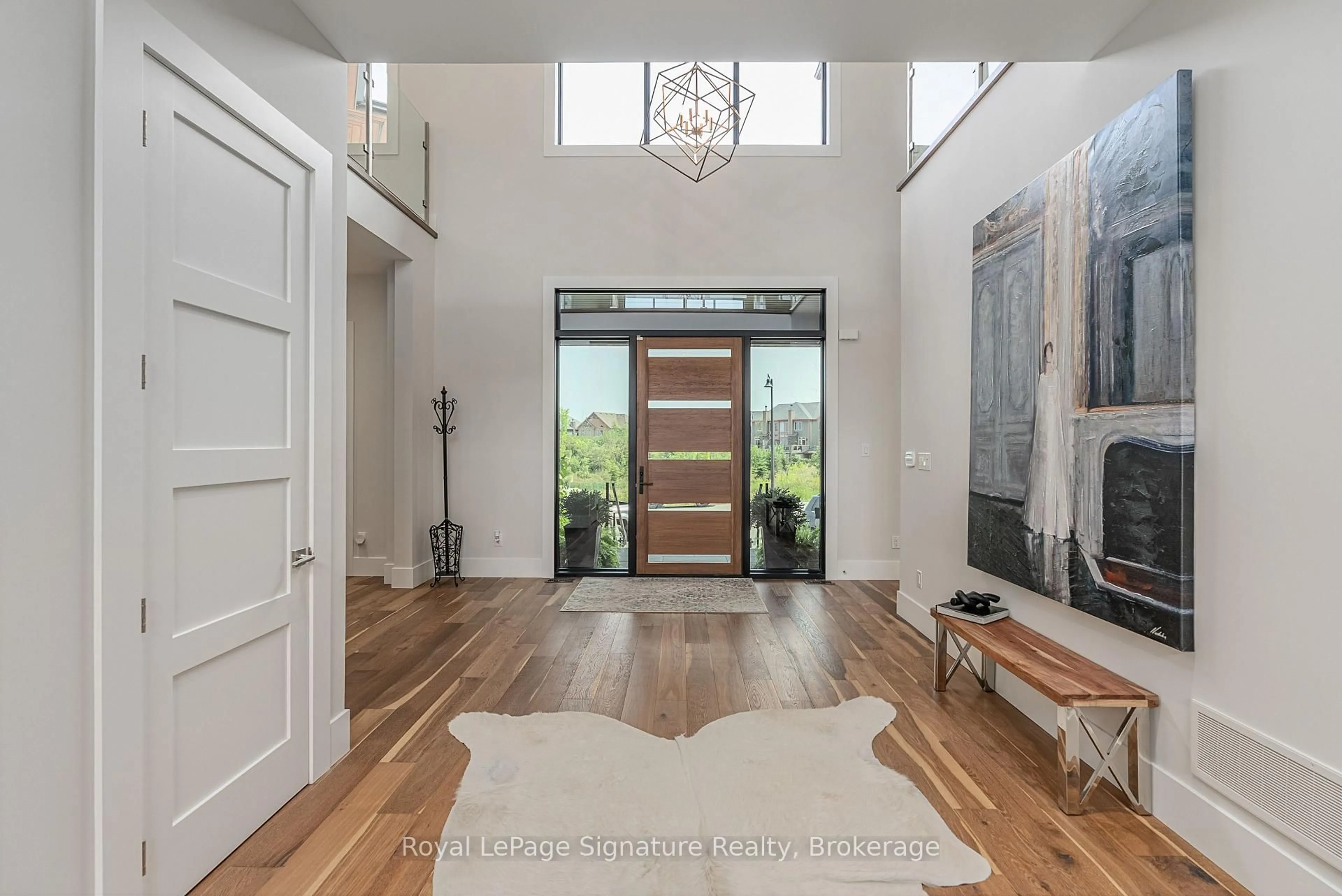 Indoor entryway for 128 Arnot Cres, Blue Mountains Ontario L9Y 0Z8