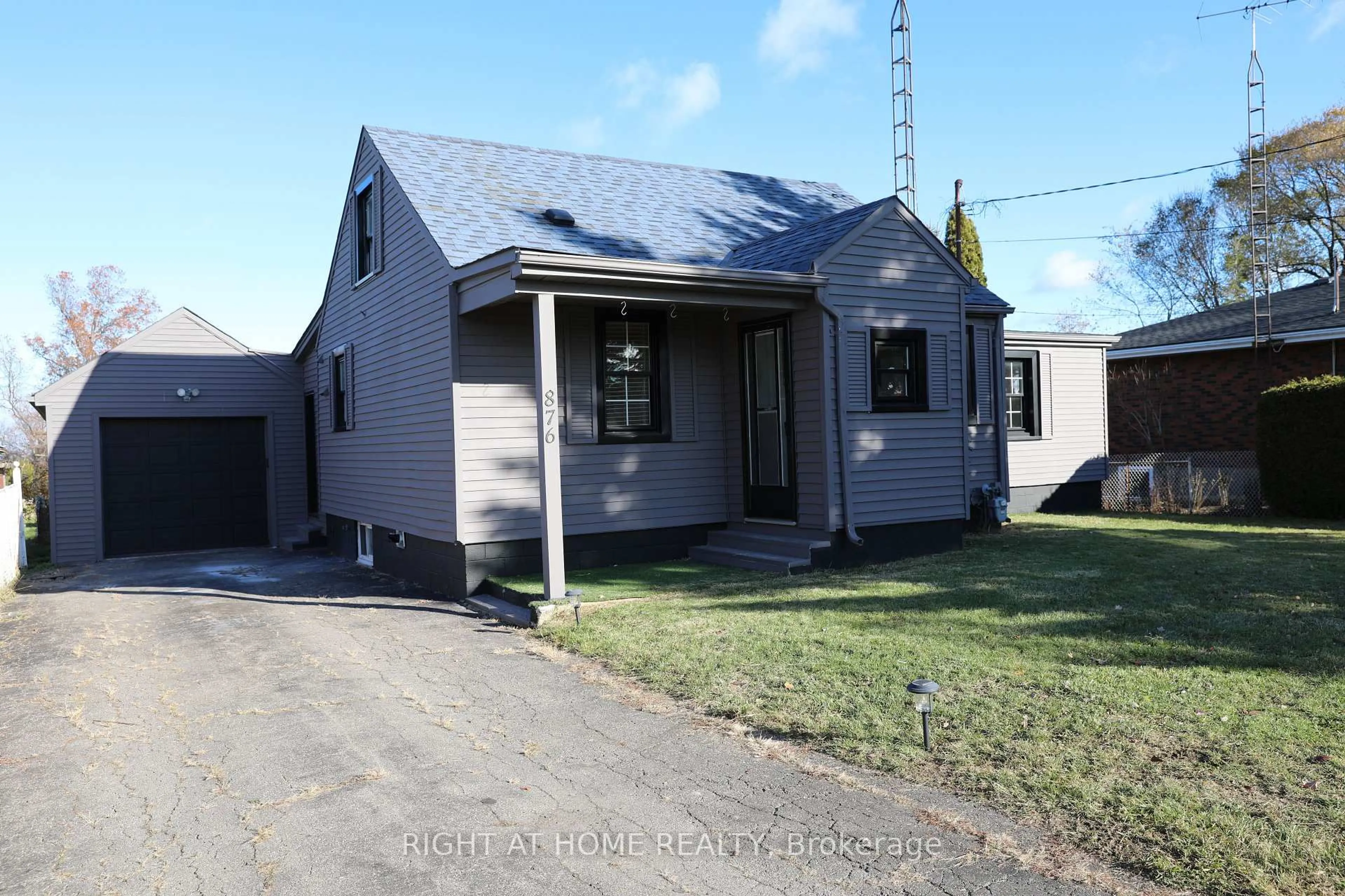 Unknown for 876 Queenston Rd, Niagara-on-the-Lake Ontario L0S 1J0