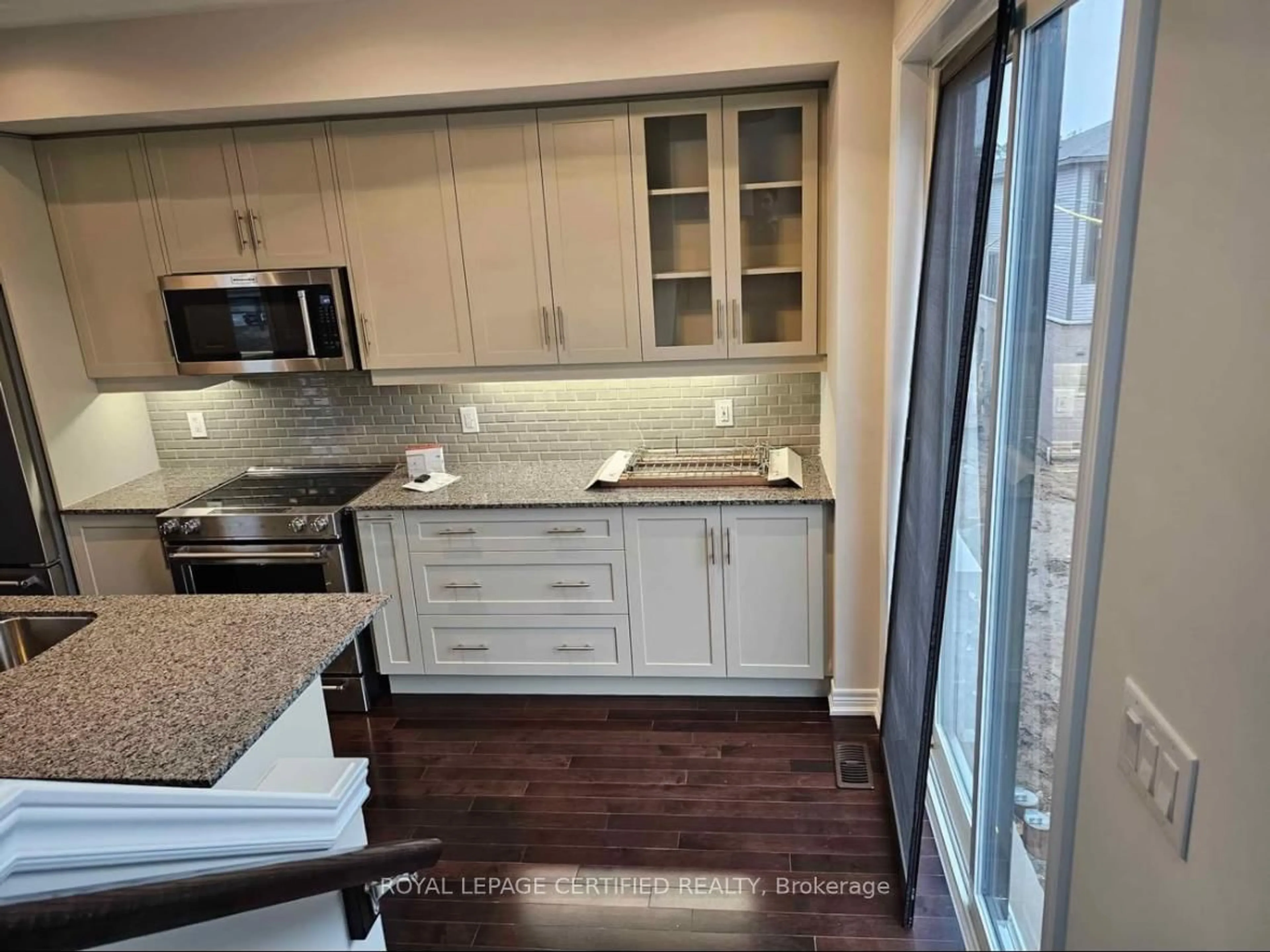 Open concept kitchen, unknown for 10 Birmingham Dr. 149 Dr, Cambridge Ontario N1R 0C6