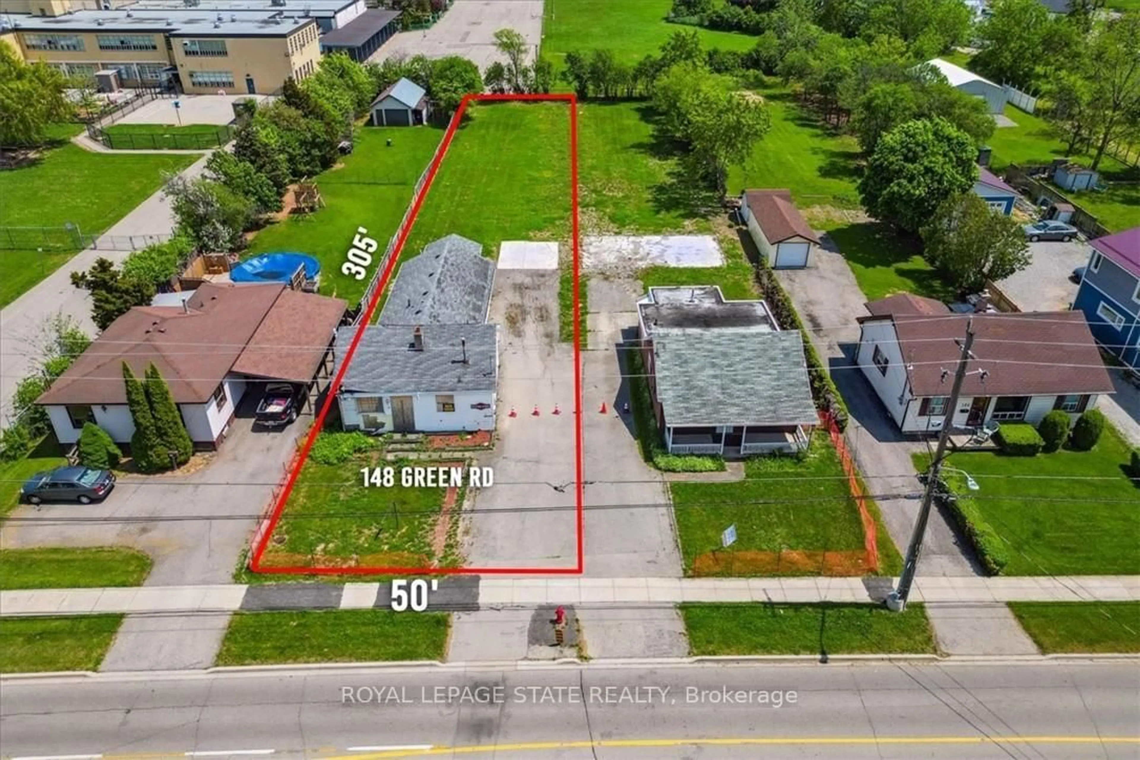 A pic from outside/outdoor area/front of a property/back of a property/a pic from drone, street for 148 Green Rd, Hamilton Ontario L8G 3X1