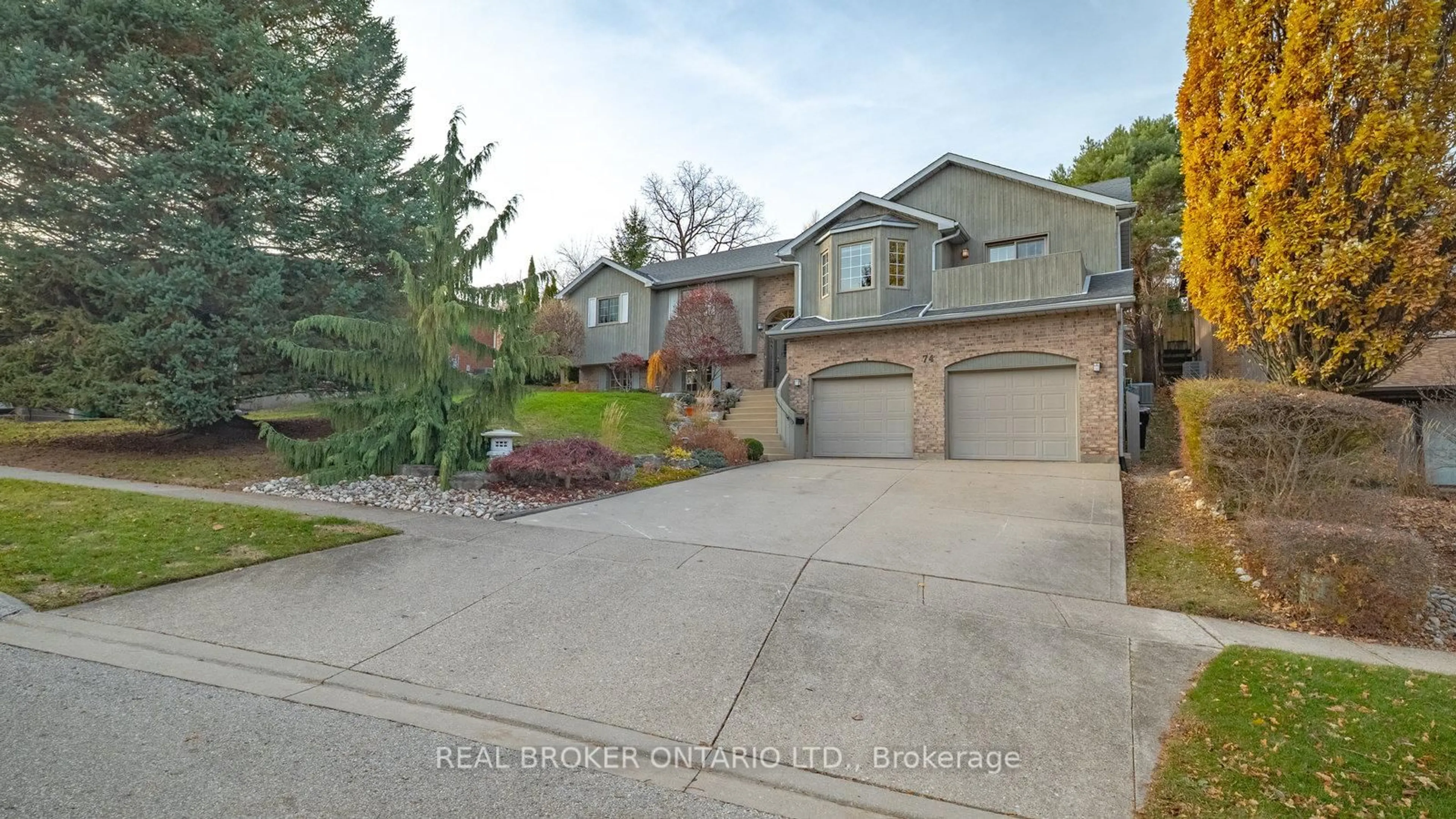 Unknown for 74 Gordon St, Cambridge Ontario N1S 4K8