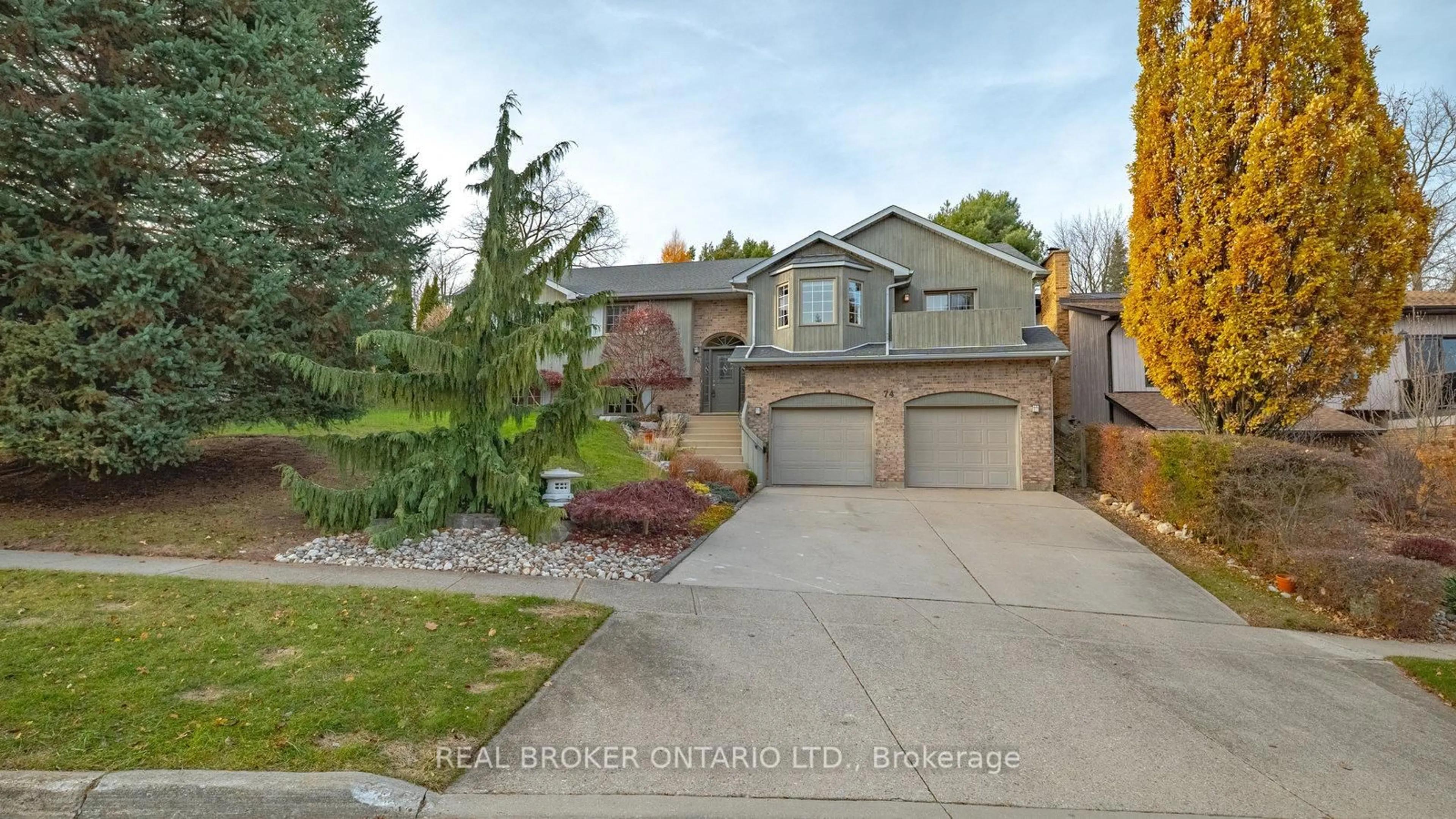 Home with vinyl exterior material, street for 74 Gordon St, Cambridge Ontario N1S 4K8