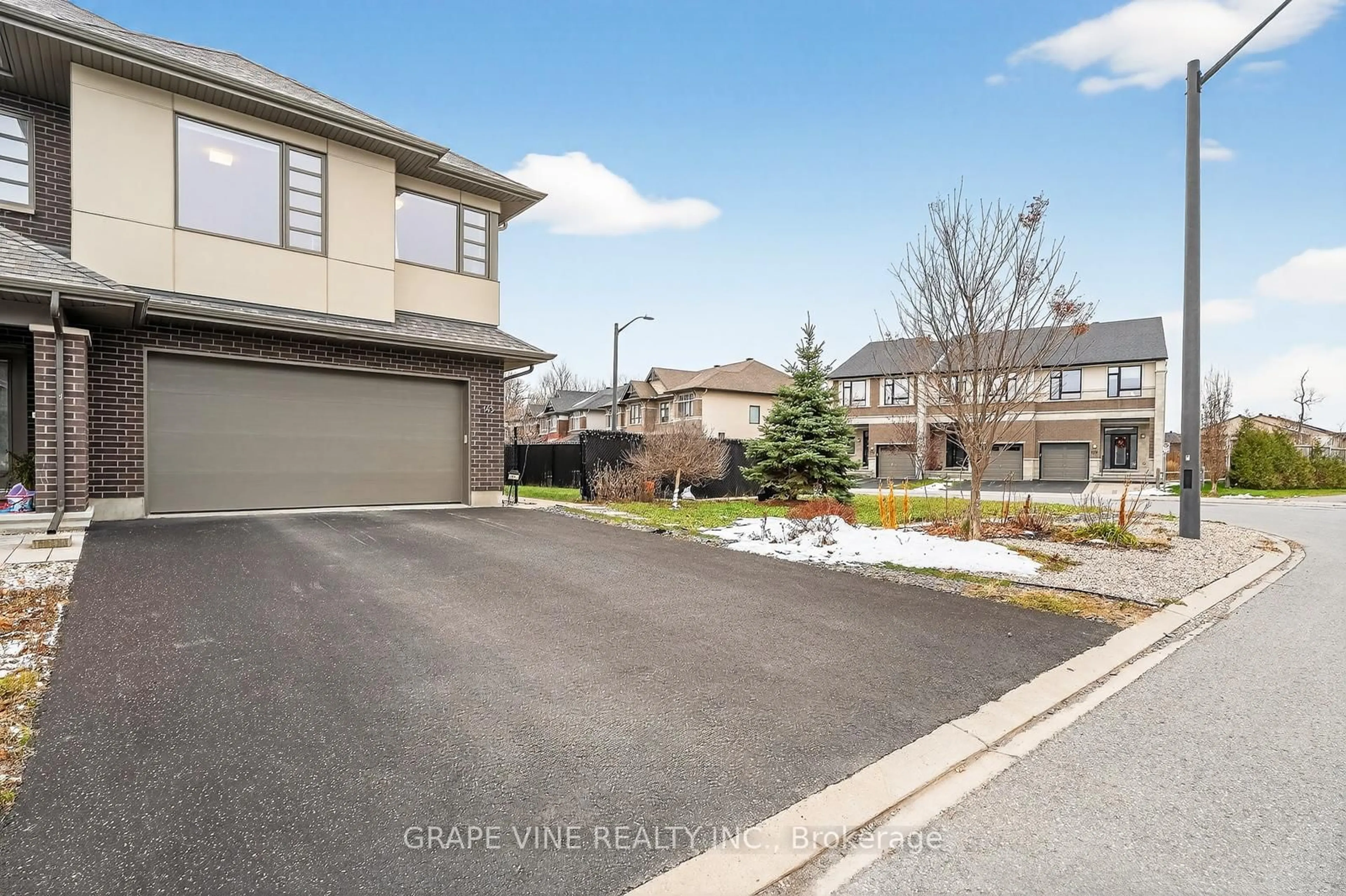 A pic from outside/outdoor area/front of a property/back of a property/a pic from drone, street for 145 Larimar Circ, Ottawa Ontario K1X 0B6