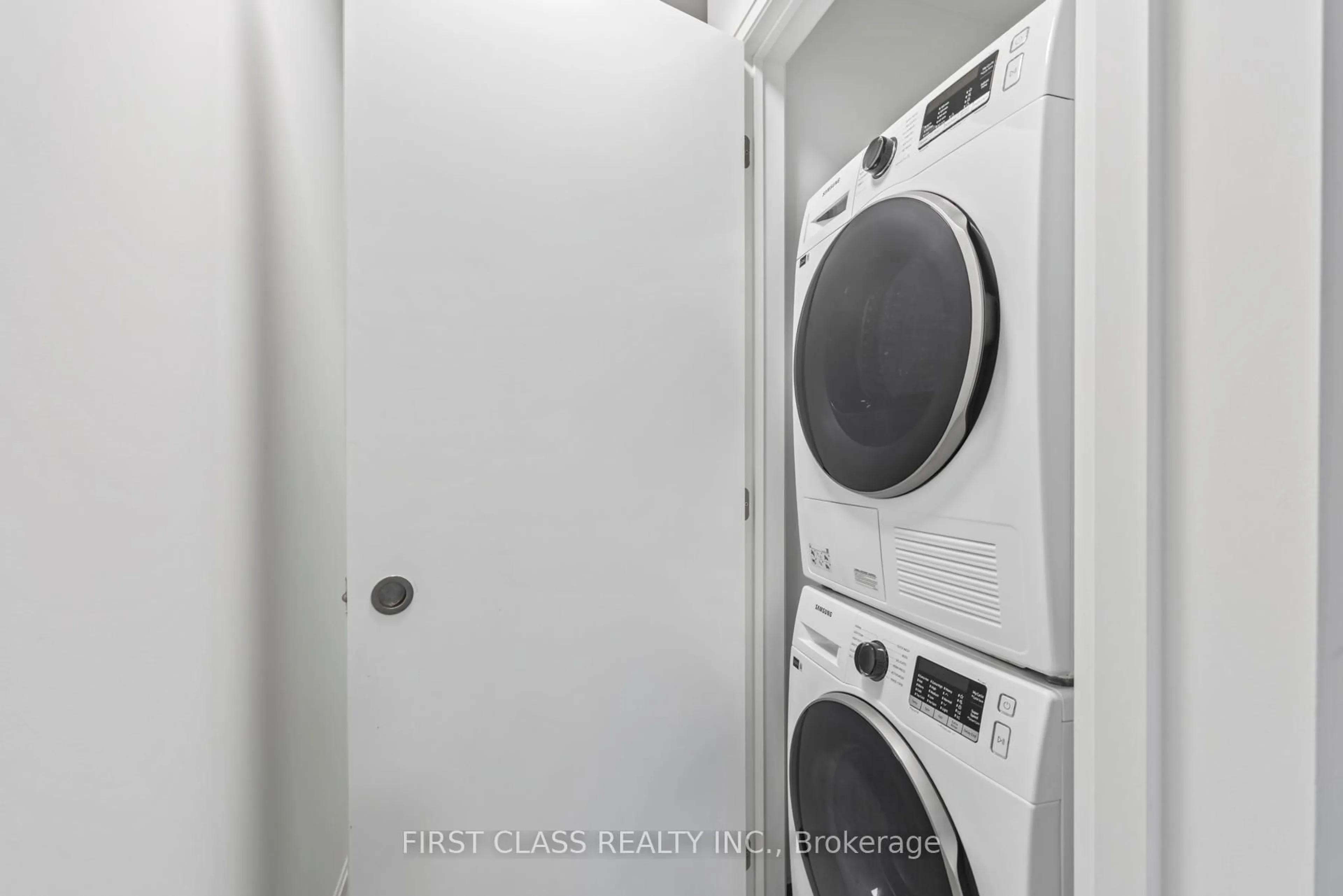 Laundry room for 223 Princess St #403, Kingston Ontario K7L 1B3