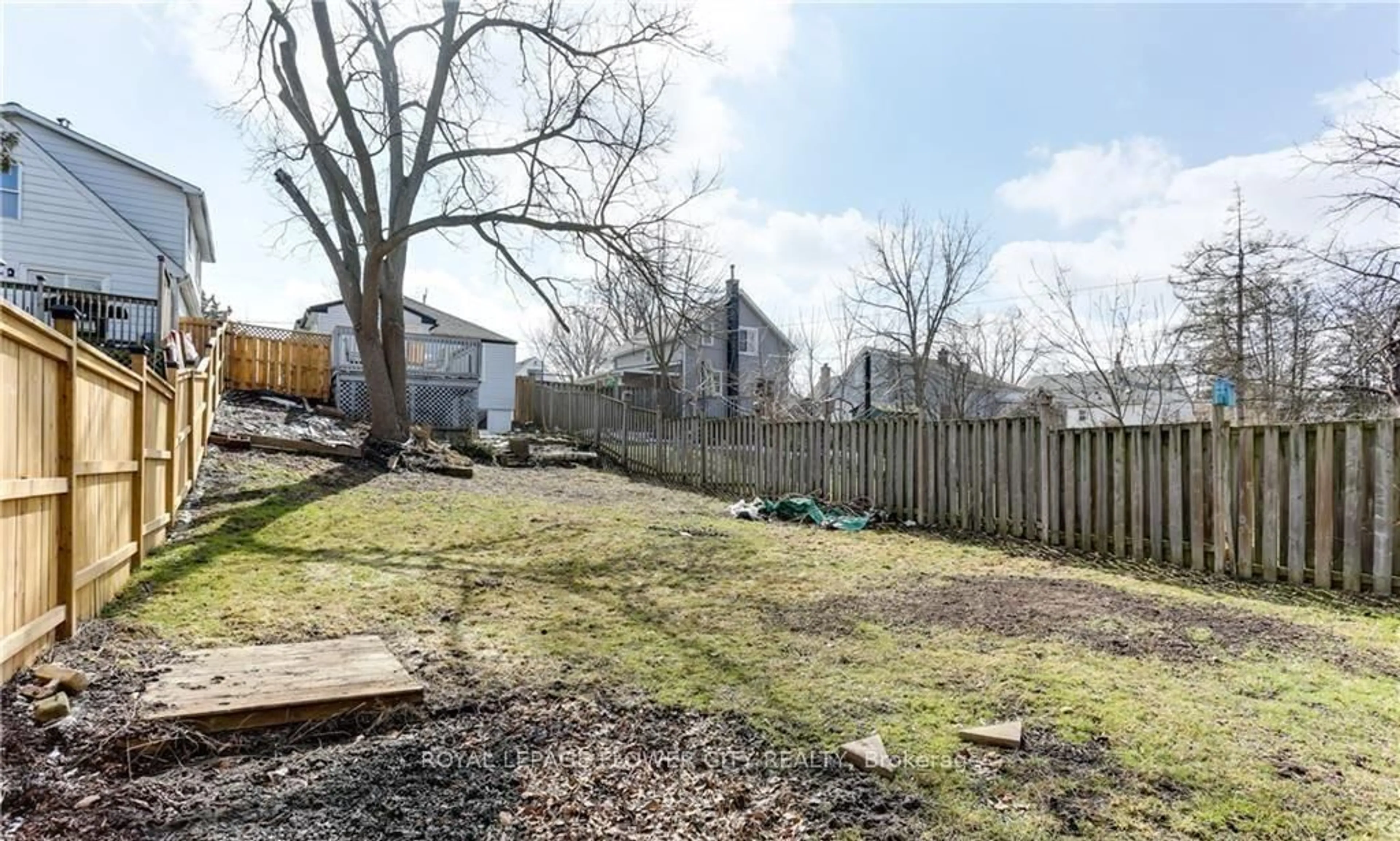 Patio, street for 50 Emery St, London South Ontario N6J 1R6